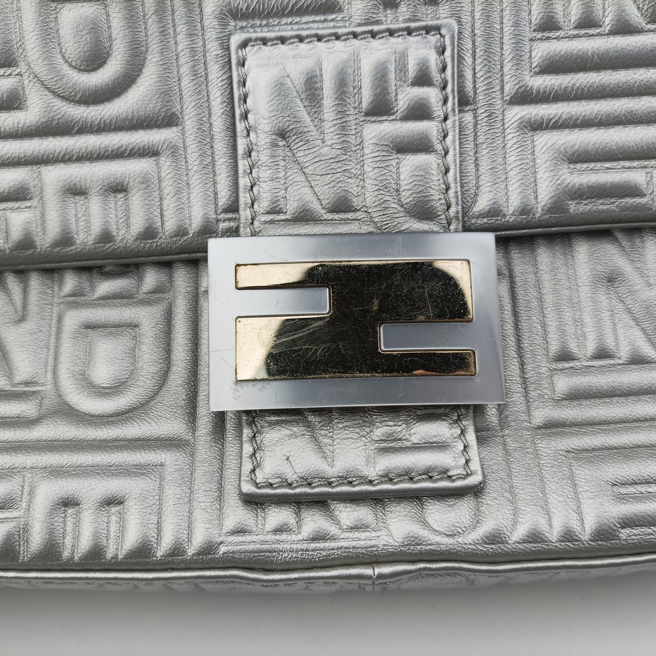 BAGUETTE Silver Leather 8BR600 Lot number unknownマンマバケット シルバー レザー 8BR600 製番不明