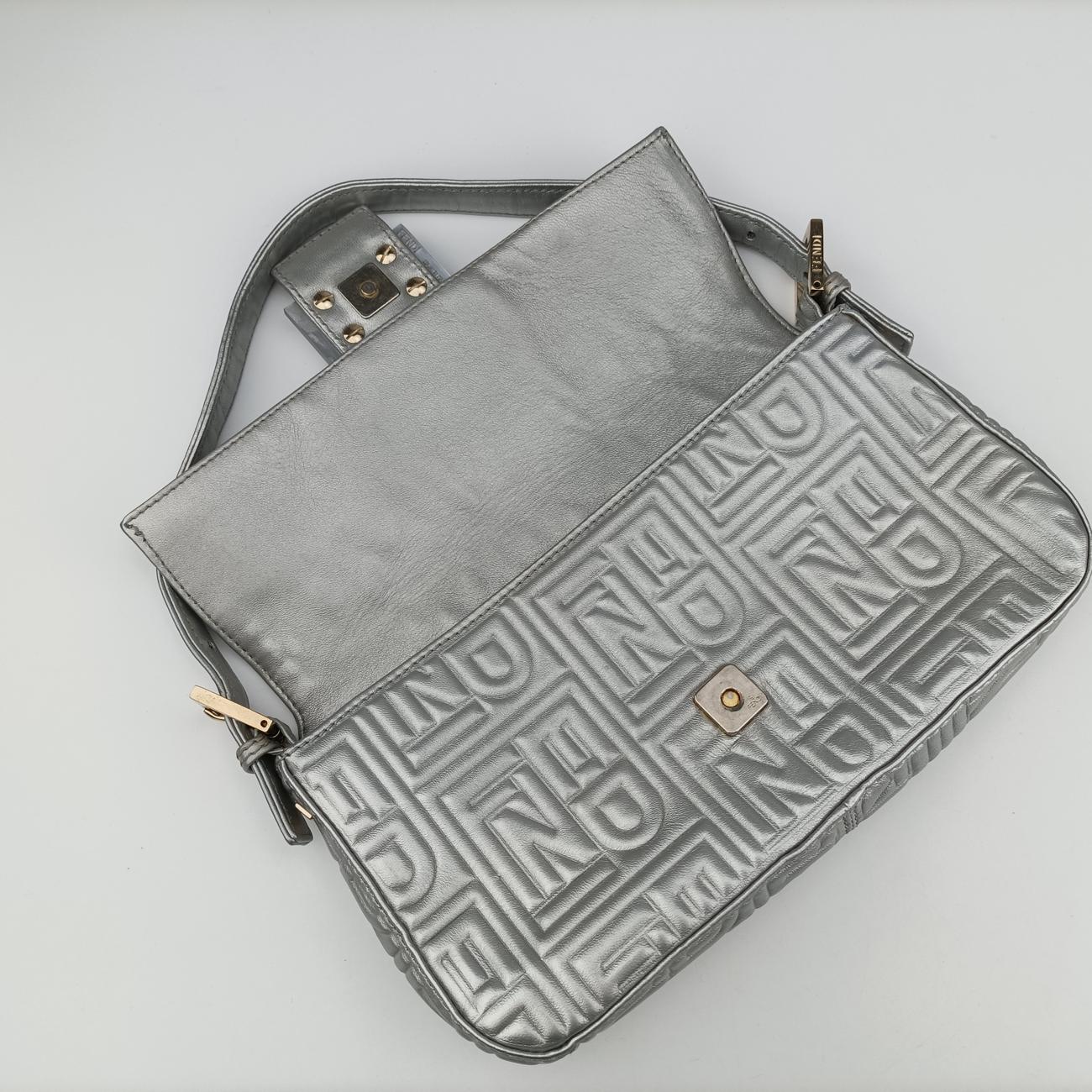 BAGUETTE Silver Leather 8BR600 Lot number unknownマンマバケット シルバー レザー 8BR600 製番不明