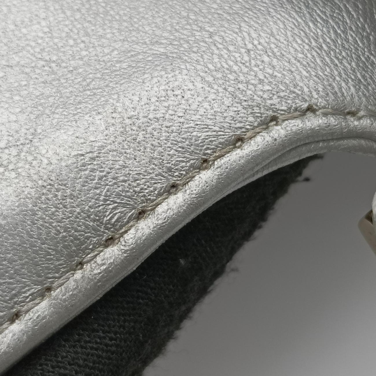 BAGUETTE Silver Leather 8BR600 Lot number unknownマンマバケット シルバー レザー 8BR600 製番不明