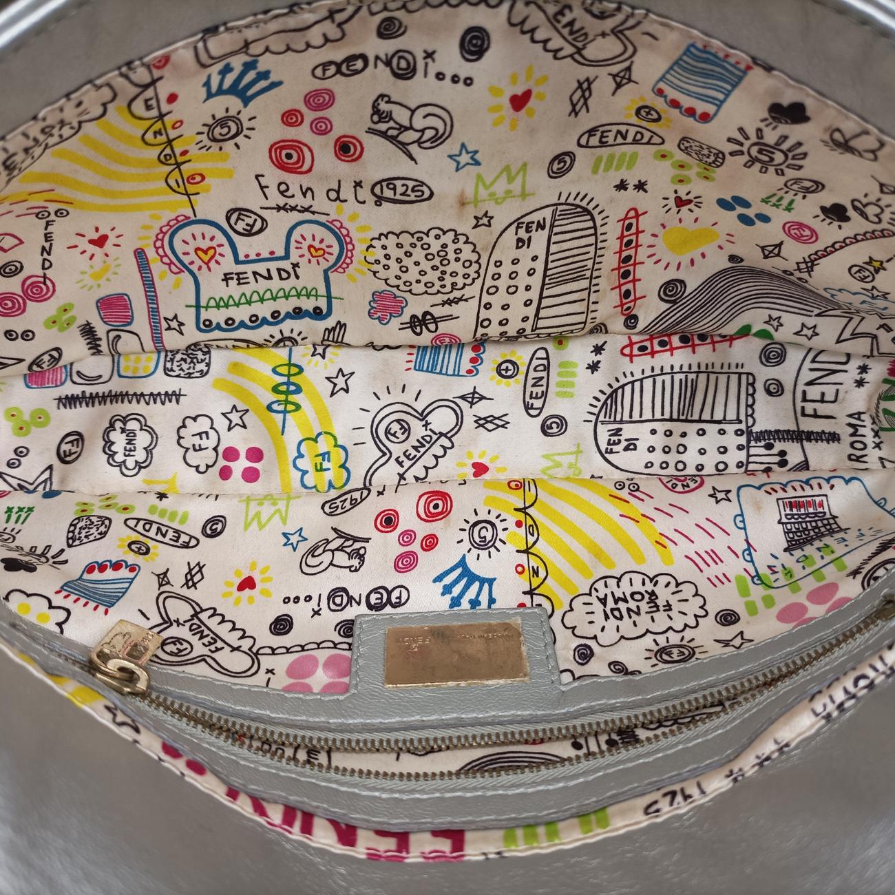 BAGUETTE Silver Leather 8BR600 Lot number unknownマンマバケット シルバー レザー 8BR600 製番不明