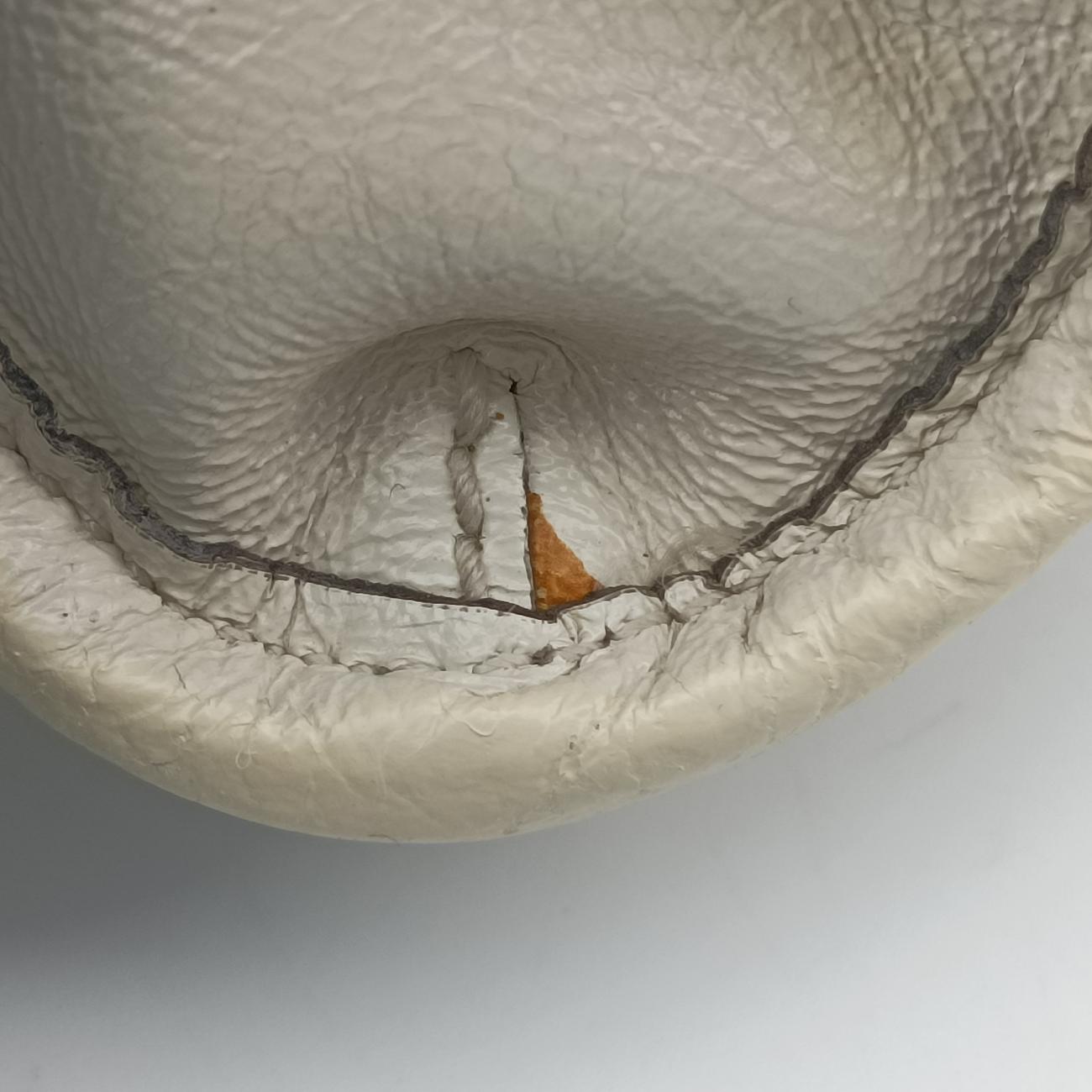 Rajah White×Black×Red Leather 537219 C028690663ラジャ ホワイト×ブラック×レッド レザー 537219 C028690663