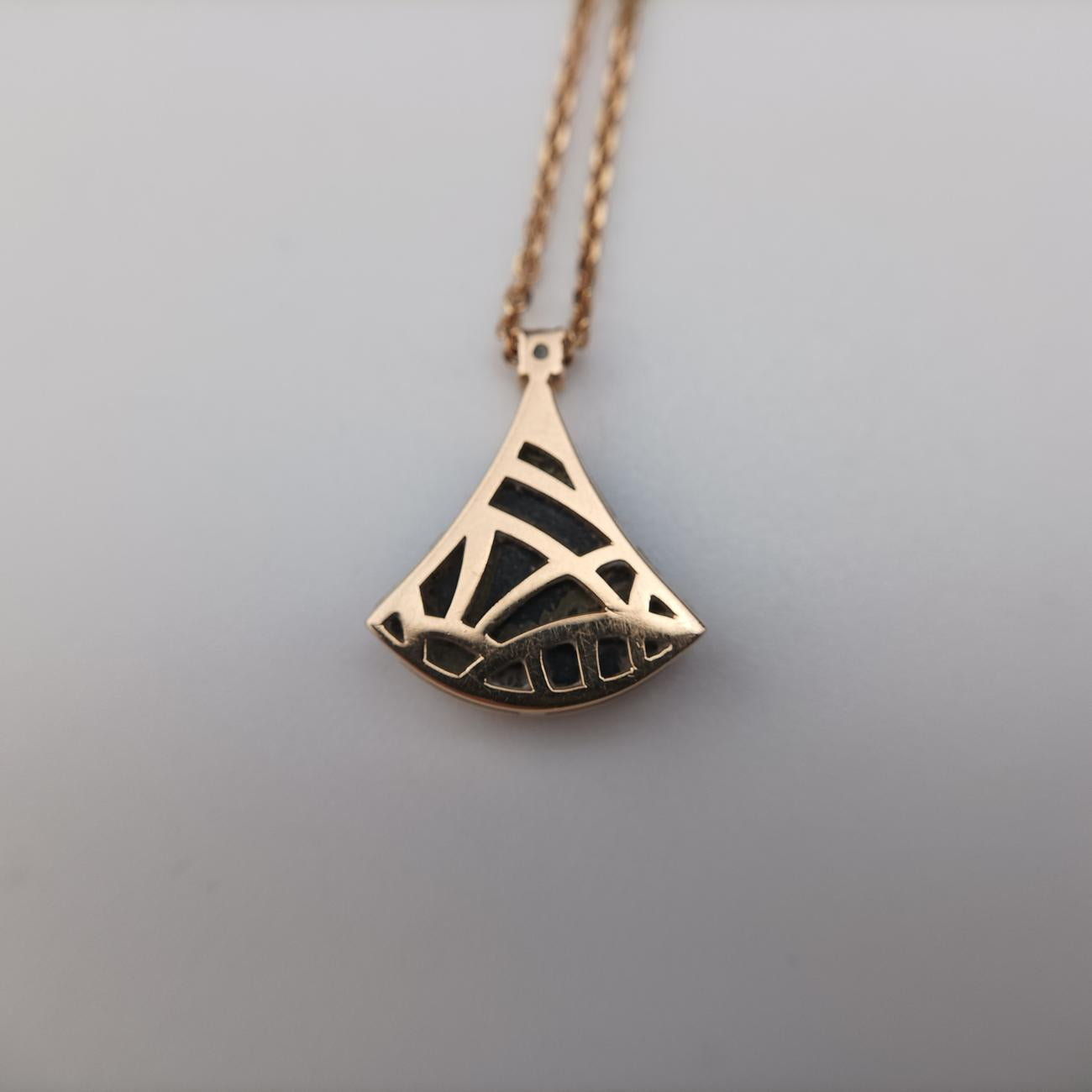 Diva's Dream Black×golden AU750 350582 N6YWRRディーバ ドリーム ブラック×ゴールド AU750 350582 N6YWRR