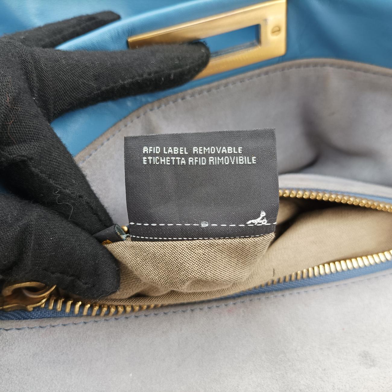 PEEKABOO Large Blue Leather 8BN210 8BN210-FZM-128-2373ピーカブー ラージ ブルー レザー 8BN210 8BN210-FZM-128-2373