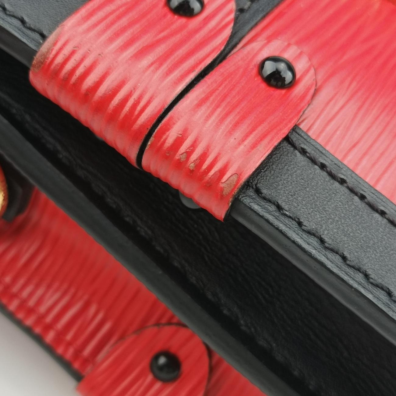 Trunk Clutch Rouge×Black Epi M51697 Lot number unknownトランククラッチ ルージュ×ブラック エピ M51697 製番不明