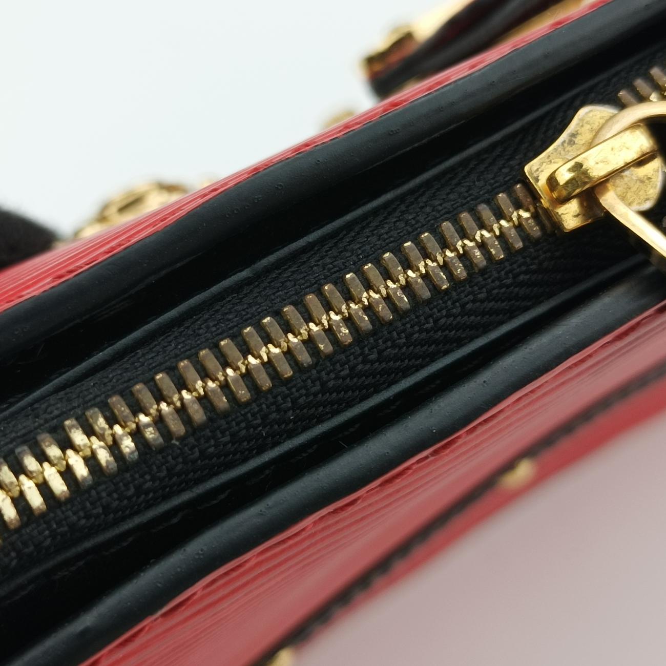 Trunk Clutch Rouge×Black Epi M51697 Lot number unknownトランククラッチ ルージュ×ブラック エピ M51697 製番不明