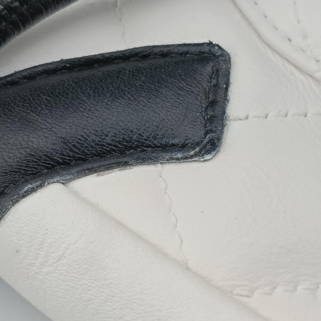 Cambon Line Black×white lambskin A25178 9499352カンボン ライン ブラック×ホワイト ラムスキン A25178 9499352