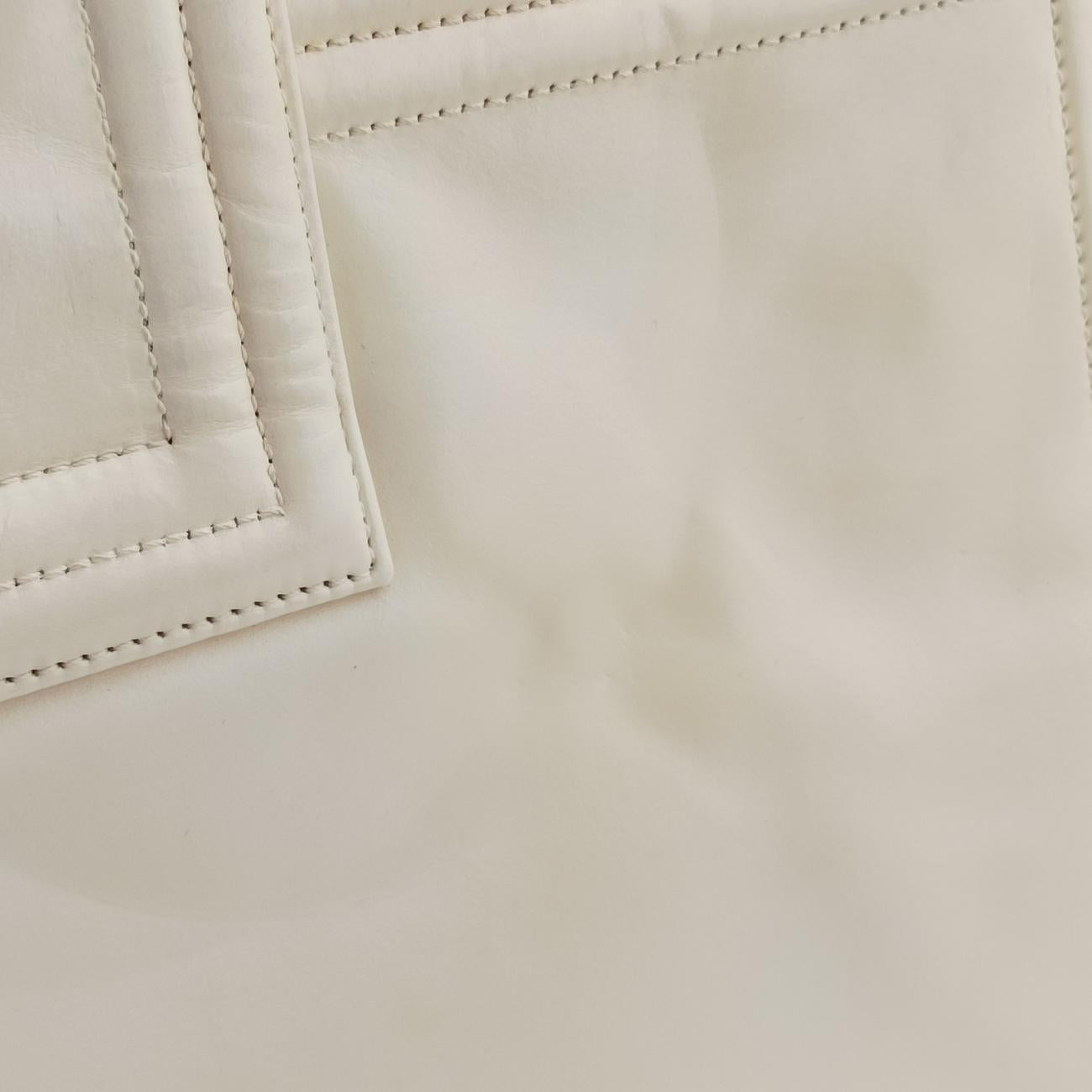 BOY CHANEL White Leather A66713 15331100ボーイシャネル ホワイト レザー A66713 15331100