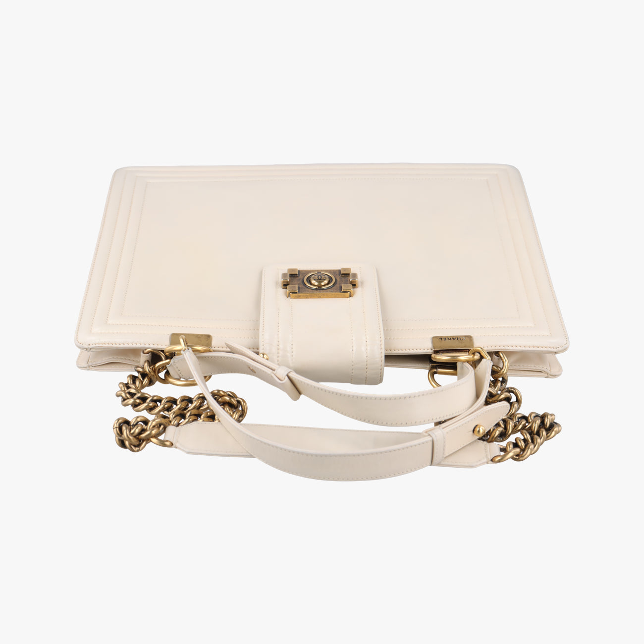 BOY CHANEL White Leather A66713 15331100ボーイシャネル ホワイト レザー A66713 15331100