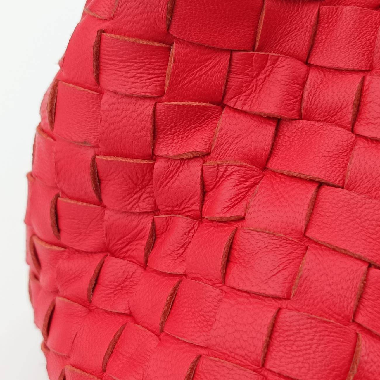 Intrecciato Drawstring Bucket Red lambskin B05592107Gイントレチャート ドローストリング バケット レッド ラムスキン B05592107G