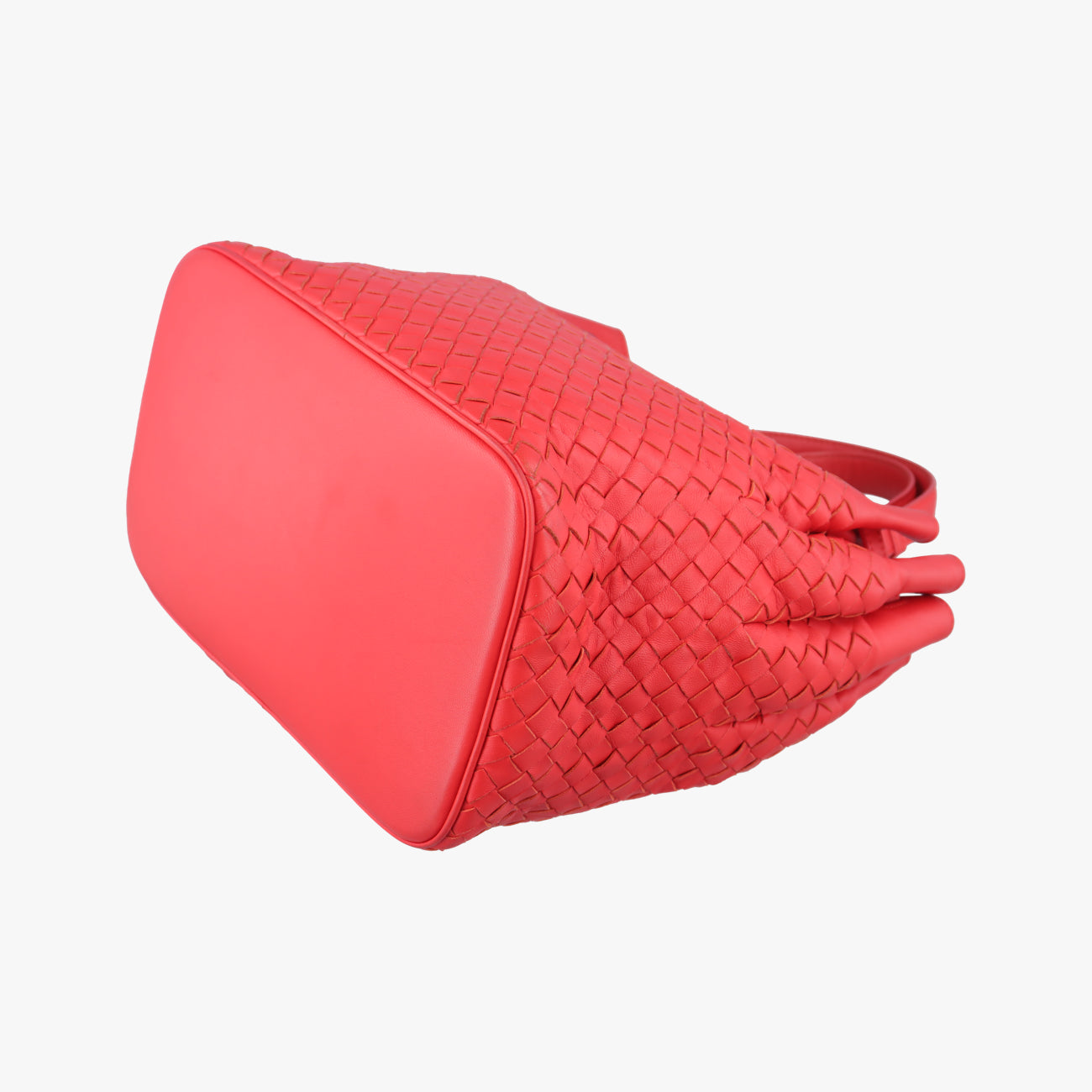 Intrecciato Drawstring Bucket Red lambskin B05592107Gイントレチャート ドローストリング バケット レッド ラムスキン B05592107G