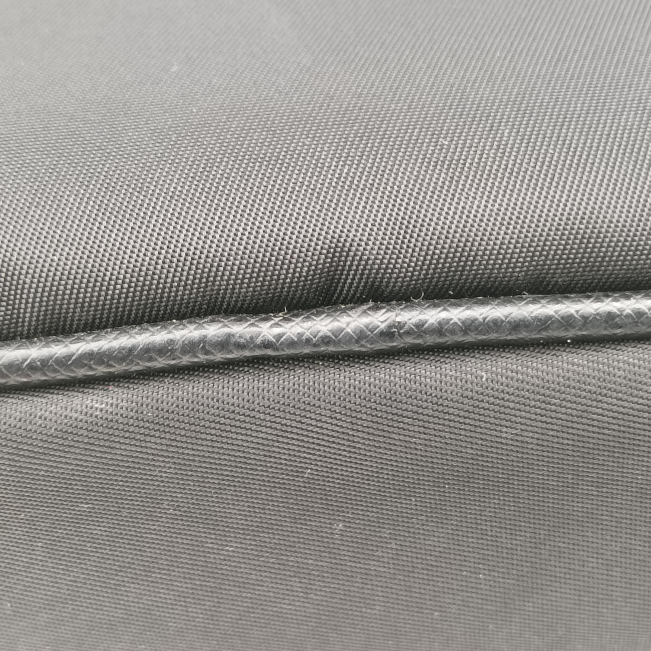 Triangle Logo Black nylon 2VH112 253トライアングルロゴ ブラック ナイロン 2VH112 253