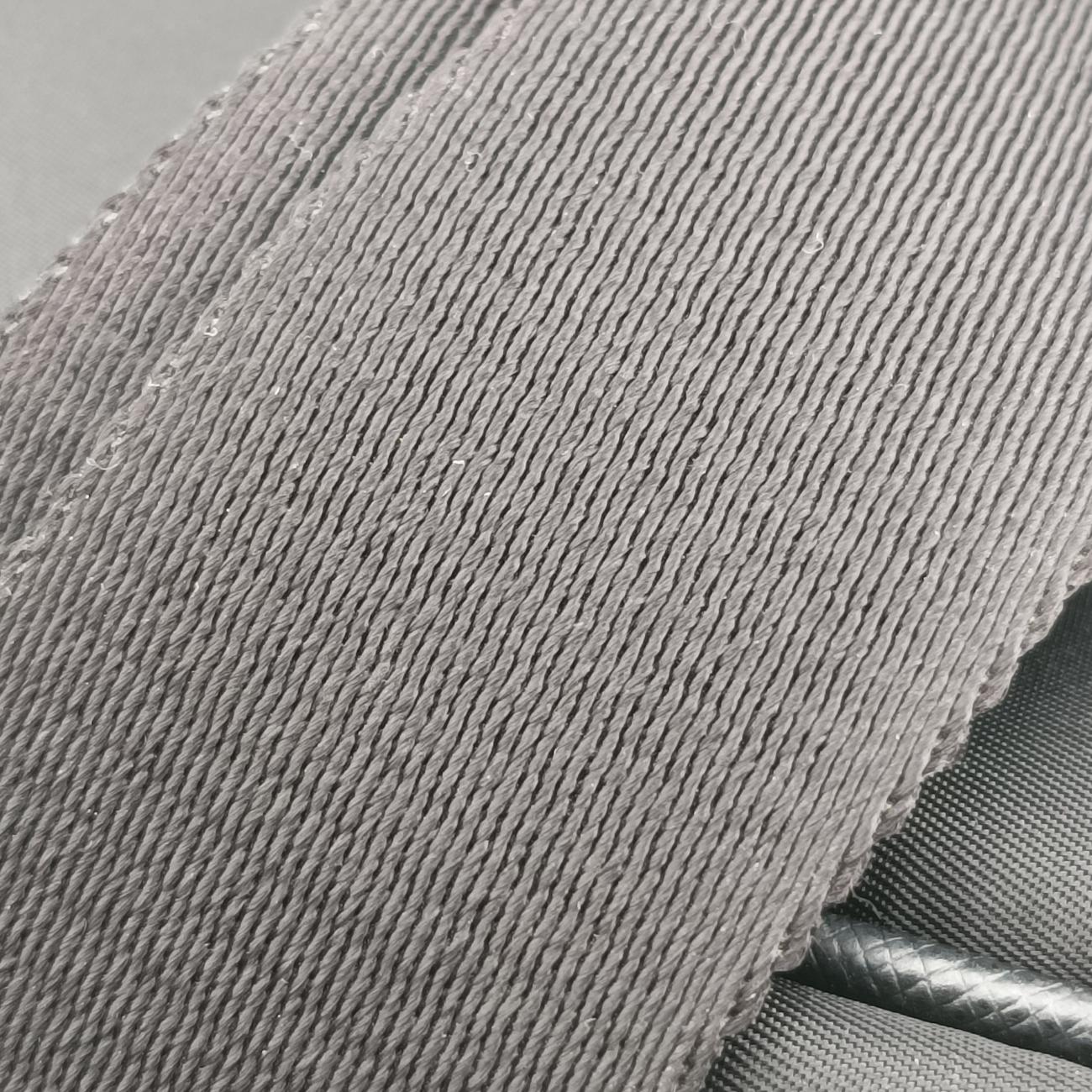 Triangle Logo Black nylon 2VH112 253トライアングルロゴ ブラック ナイロン 2VH112 253