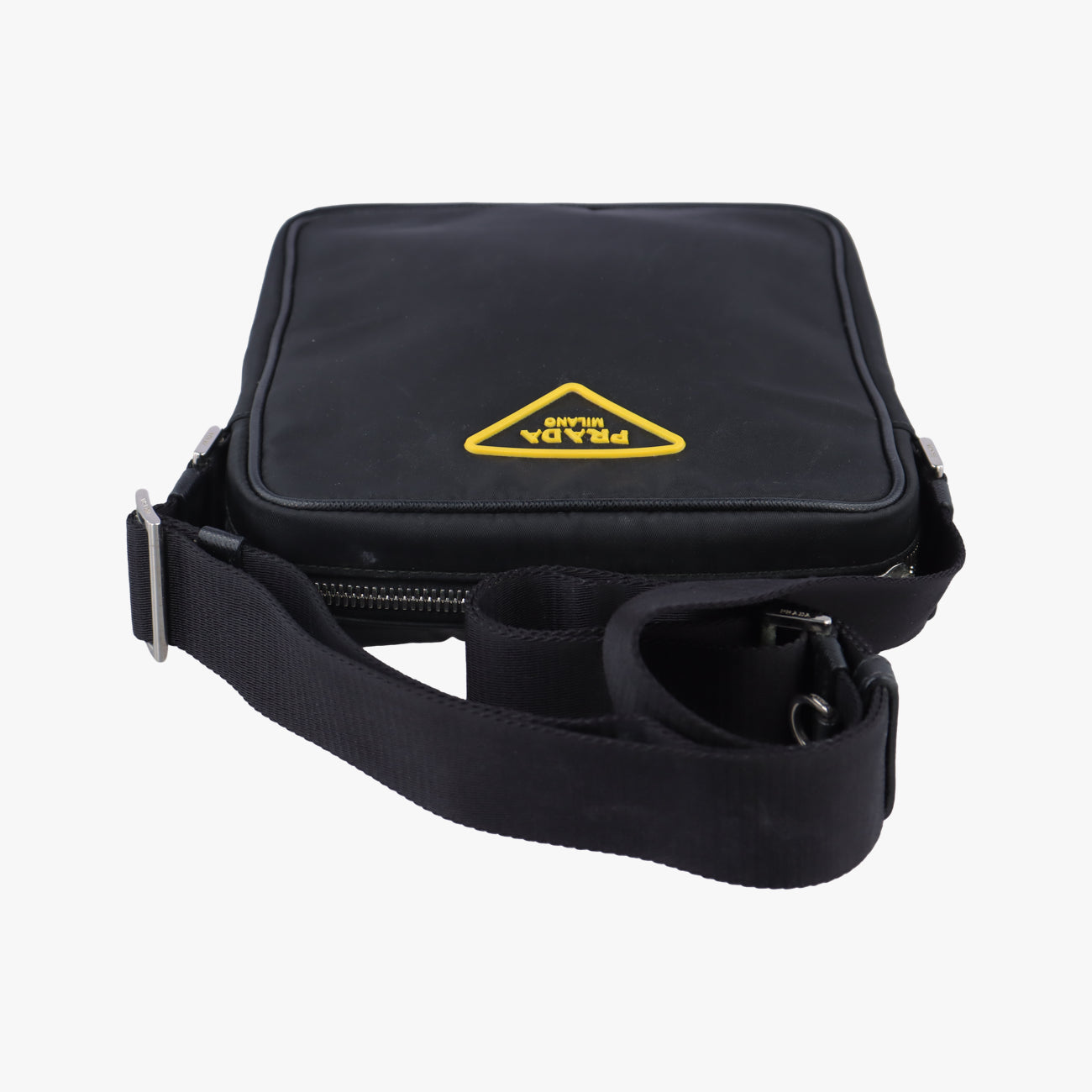 Triangle Logo Black nylon 2VH112 253トライアングルロゴ ブラック ナイロン 2VH112 253