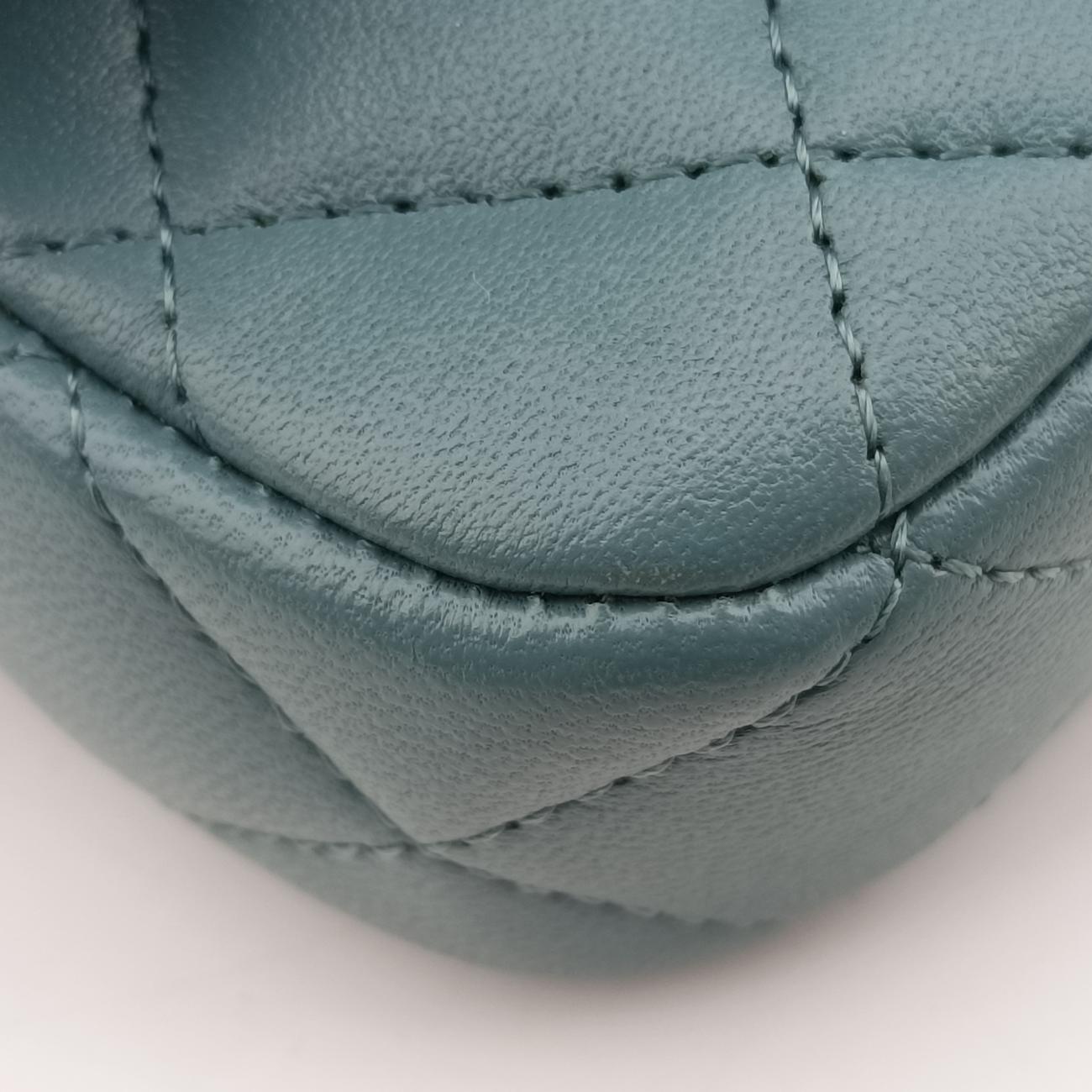 Matelassé Flap Phone Case Blue lambskin AP2096 31980468マトラッセ フラップ フォン ケース ブルー ラムスキン AP2096 31980468