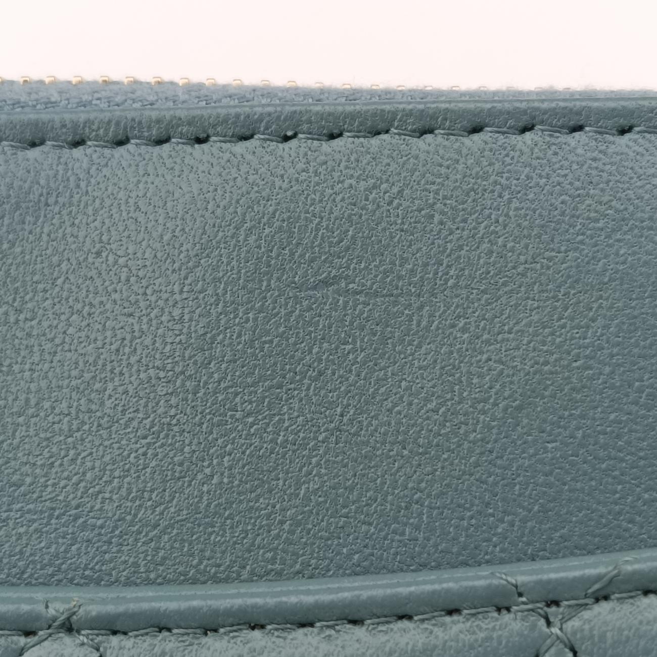 Matelassé Flap Phone Case Blue lambskin AP2096 31980468マトラッセ フラップ フォン ケース ブルー ラムスキン AP2096 31980468