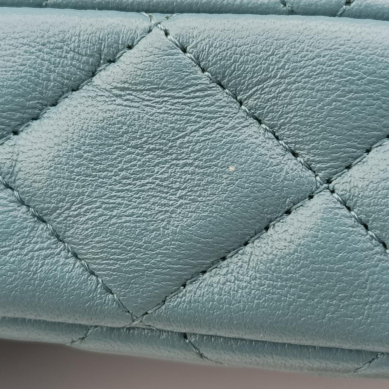 Matelassé Flap Phone Case Blue lambskin AP2096 31980468マトラッセ フラップ フォン ケース ブルー ラムスキン AP2096 31980468