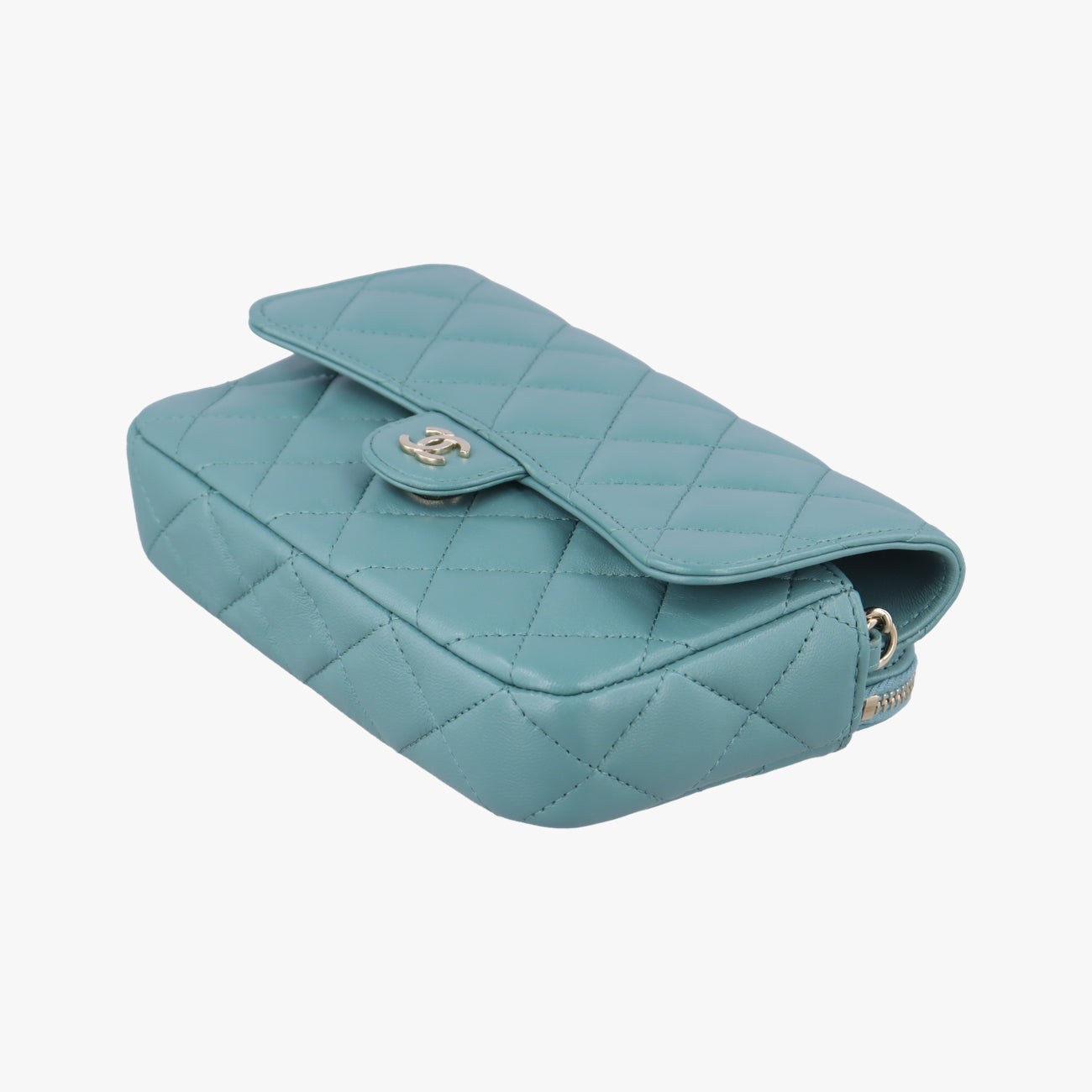 Matelassé Flap Phone Case Blue lambskin AP2096 31980468マトラッセ フラップ フォン ケース ブルー ラムスキン AP2096 31980468