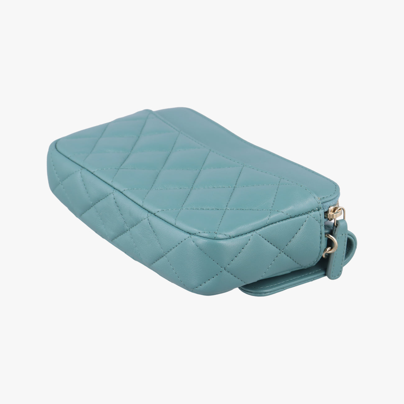 Matelassé Flap Phone Case Blue lambskin AP2096 31980468マトラッセ フラップ フォン ケース ブルー ラムスキン AP2096 31980468