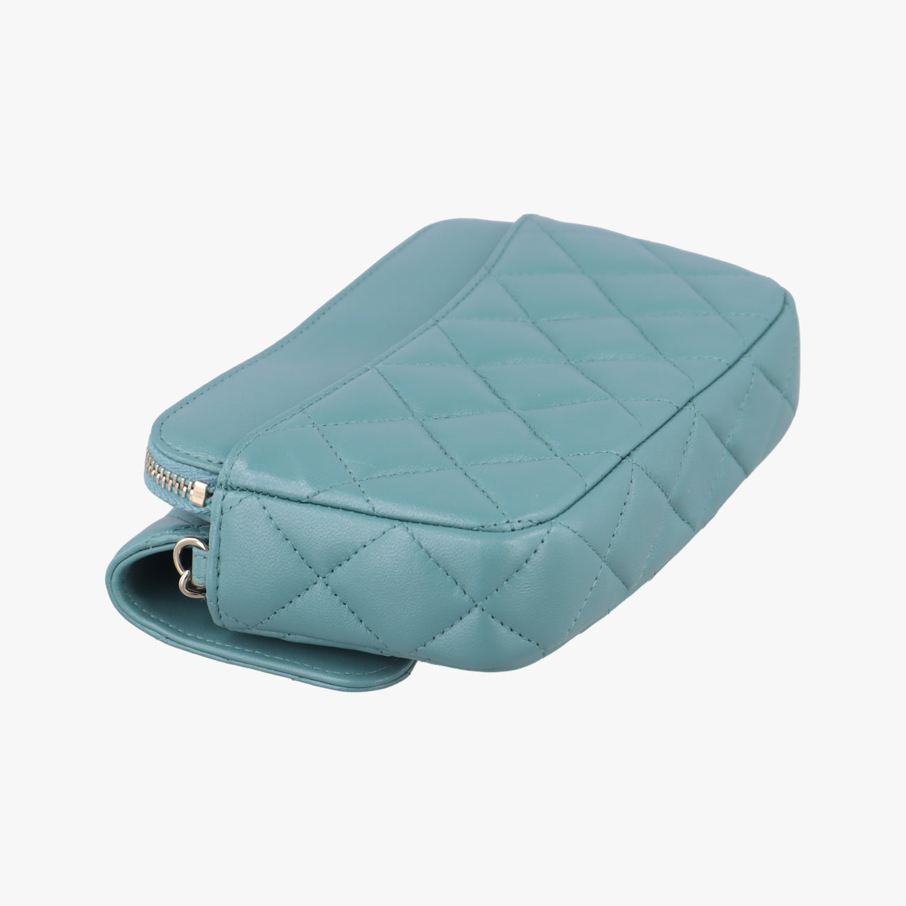 Matelassé Flap Phone Case Blue lambskin AP2096 31980468マトラッセ フラップ フォン ケース ブルー ラムスキン AP2096 31980468