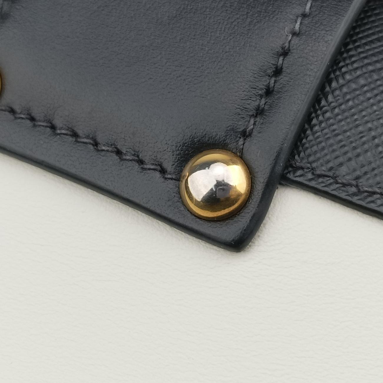 Cahier Black×white Leather×SAFFIANO Leather 1BD045 25カイエ ブラック×ホワイト レザー×サフィアーノレザー 1BD045 25