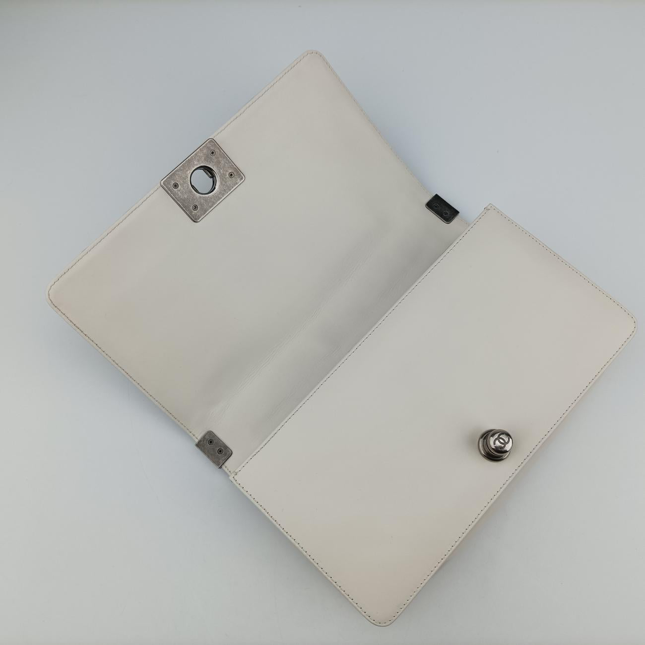 BOY CHANEL Black×white Leather A66713 15643111ボーイシャネル ブラック×ホワイト レザー A66713 15643111