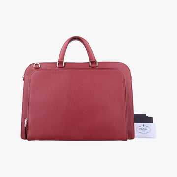 Triangle Logo Plate Red Saffiano Leather 49三角 ロゴ プレート レッド サフィアーノレザー 49