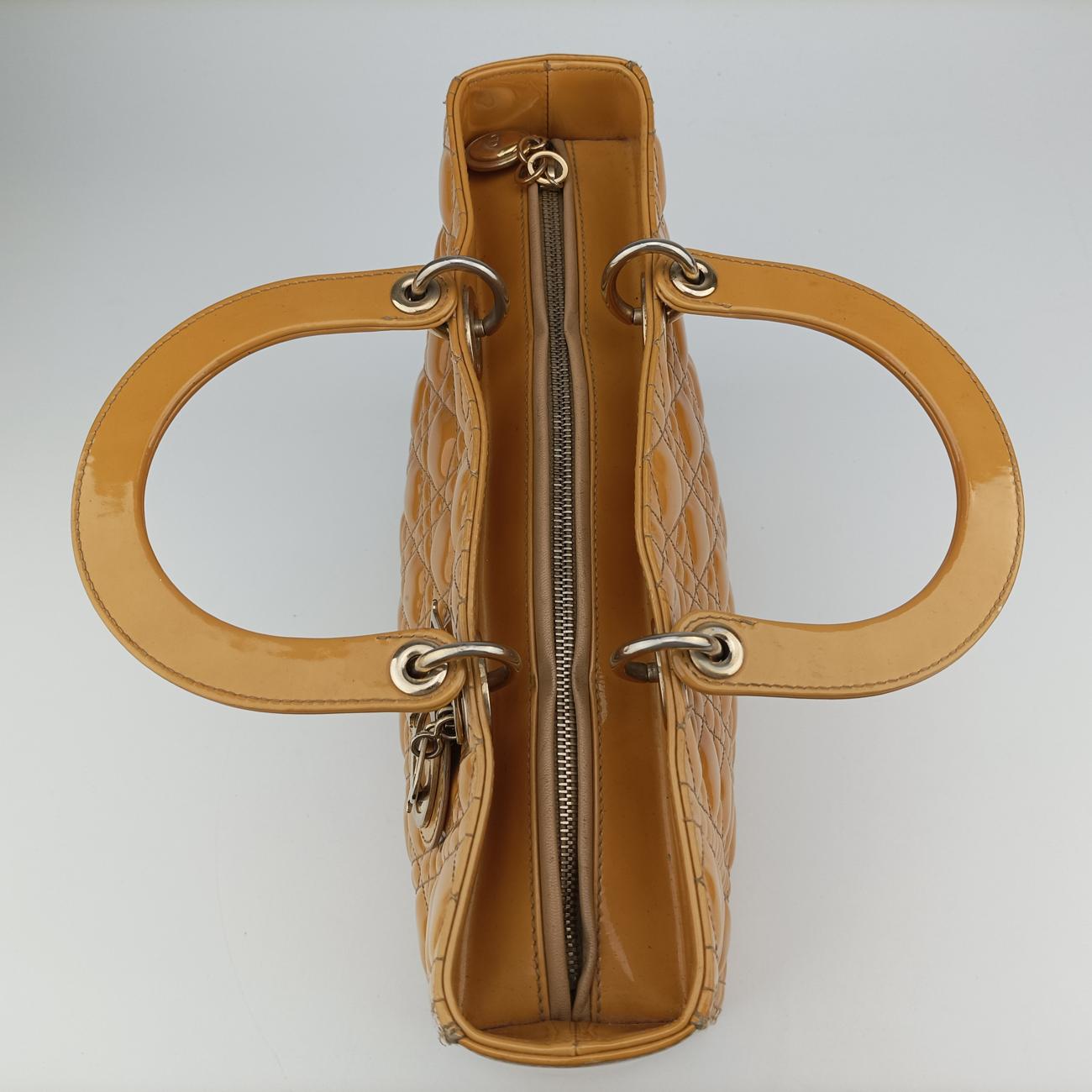 Lady Dior Beige Patent 16-BO-0191 Bレディディオール ラージ ベージュ パテント 16-BO-0191 B