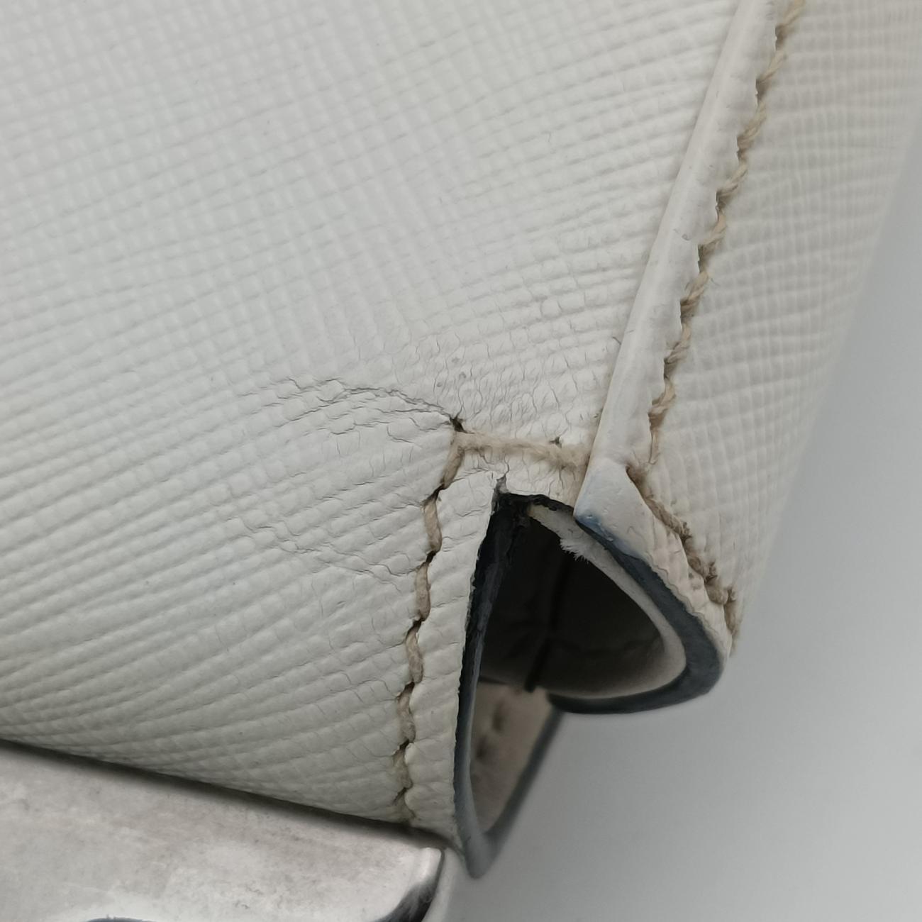 Sidonie White SAFFIANO　Leather 1BD219 25 Mシドニー ホワイト サフィアーノレザー 1BD219 25 M