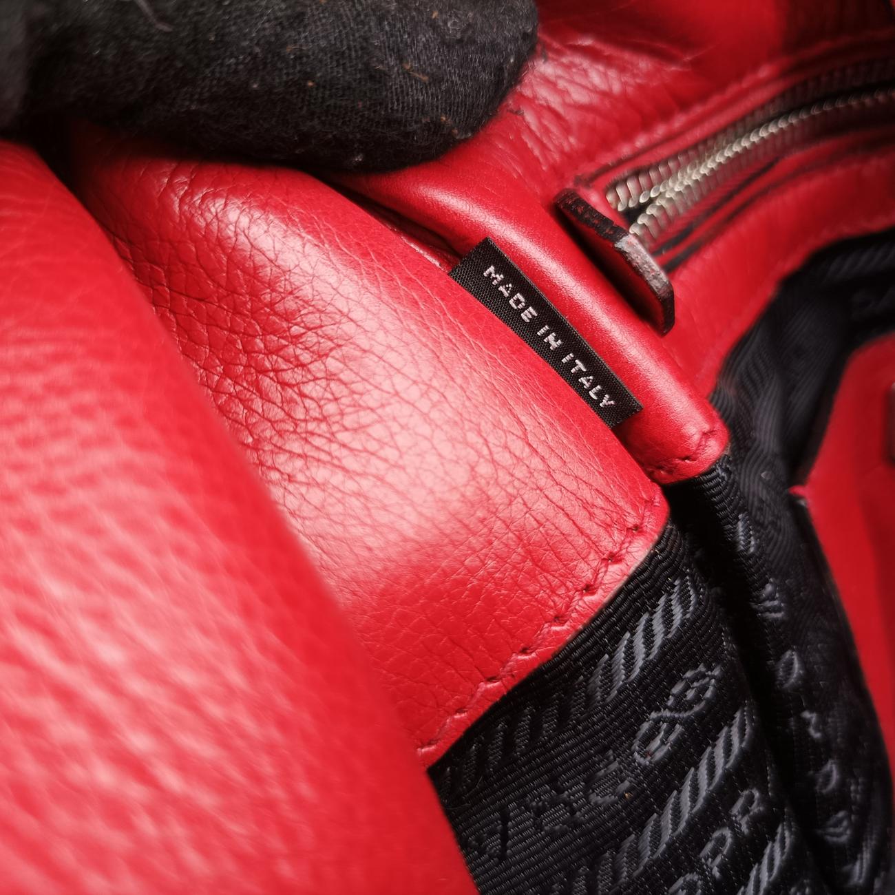 Twin Pocket Winged Tote Red Leather BN2619 180ツイン ポケット ウィング トート レッド レザー BN2619 180