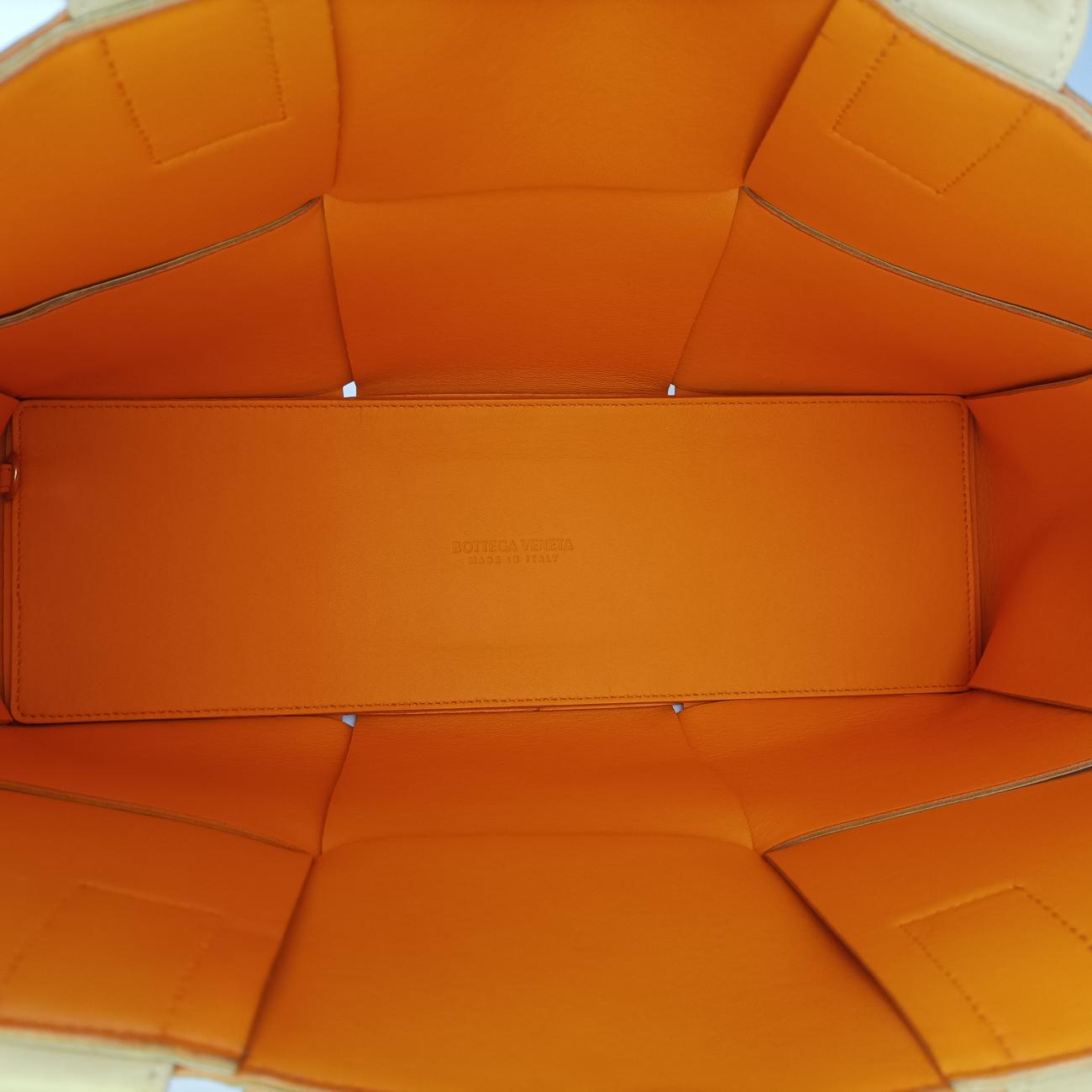 THE ARCO Tote Yellow lambskin B09940971Pスモールザ アルコトート イエロー ラムスキン B09940971P