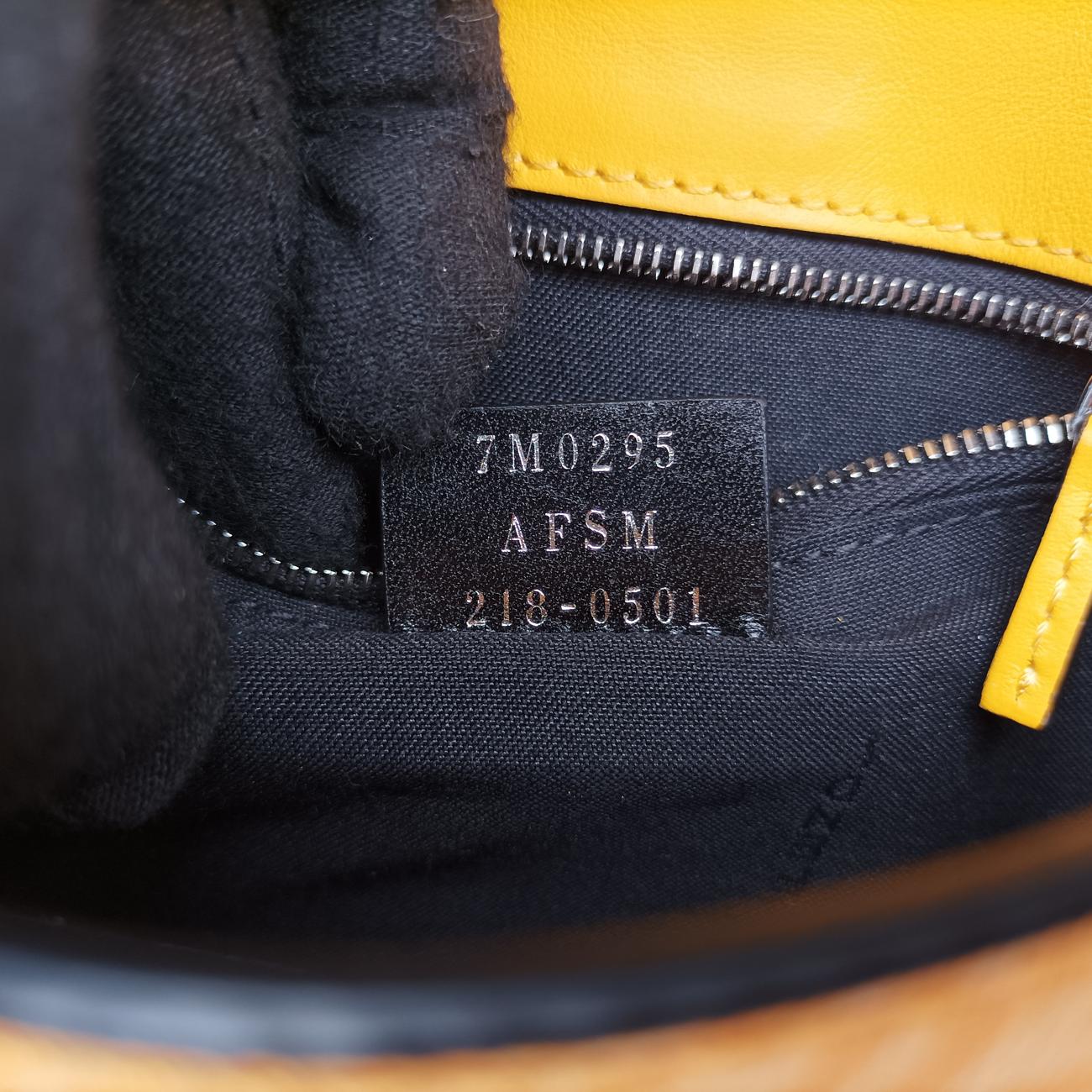 FF Logo Baguette slim Yellow Leather 7M0295 7M0295 AFSM 218-0501バゲット スリム イエロー レザー 7M0295 7M0295 AFSM 218-0501