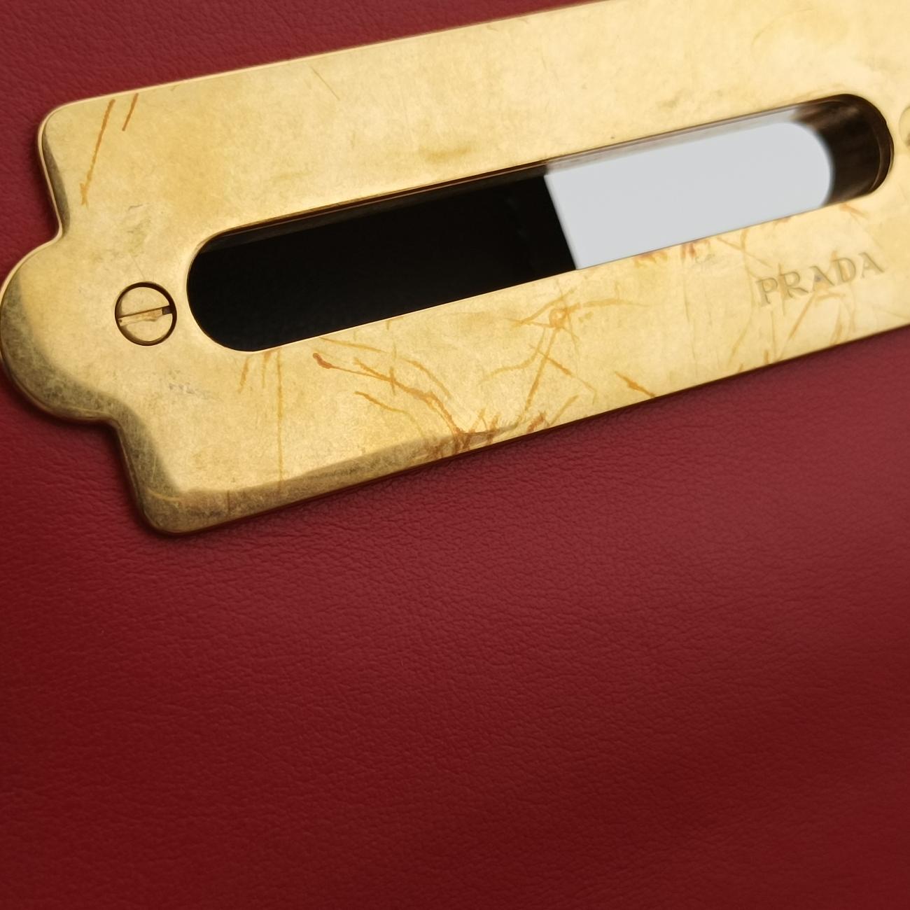 Cahier Red×black Leather 1BD045 25カイエ レッド×ブラック レザー 1BD045 25