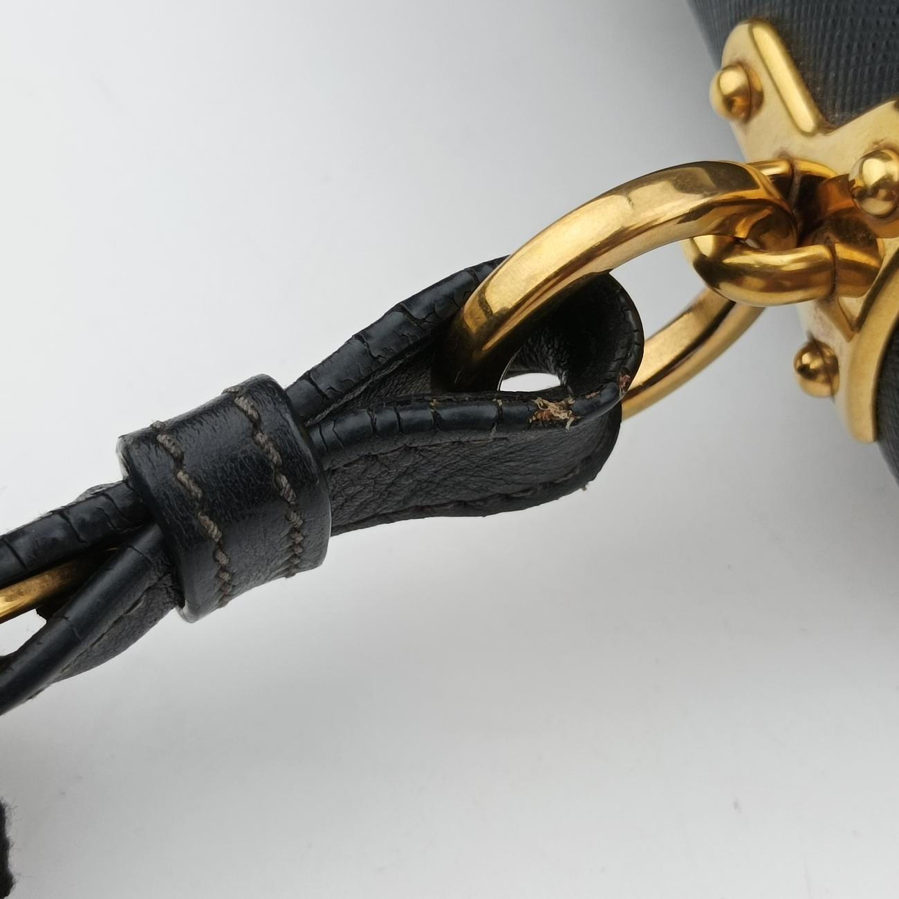 Cahier Red x Black Leather 1BD045 25 Pカイエ レッド×ブラック レザー×サフィアーノレザー 1BD045 25 P