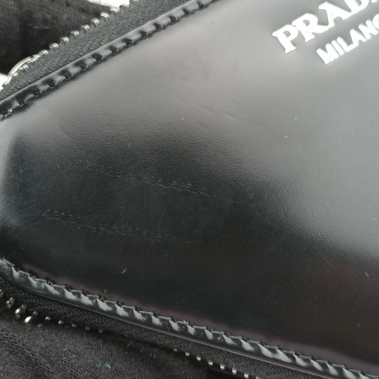 Triangle Crystal Black Leather 1NR015 234トライアングル ブラック レザー 1NR015 234