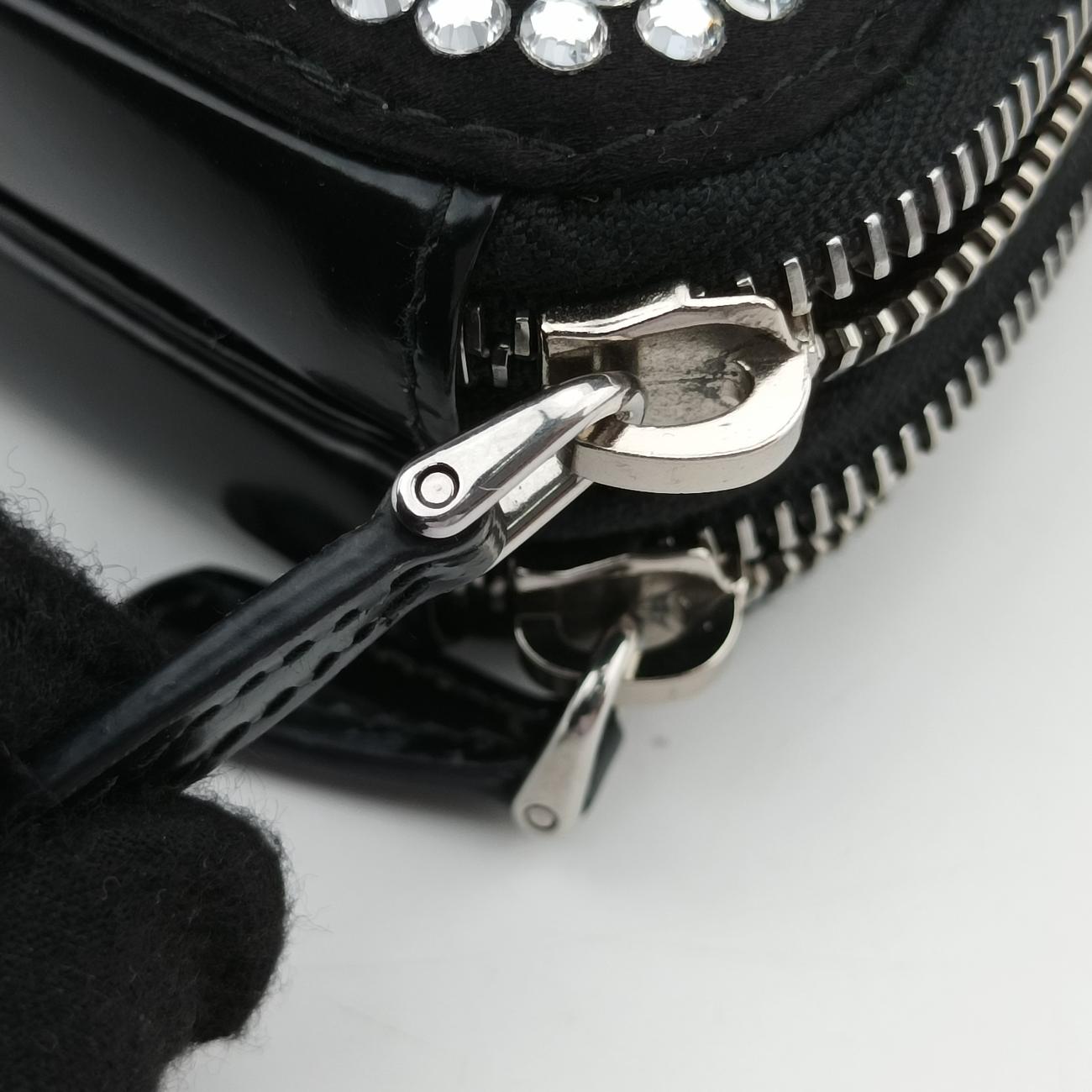 Triangle Crystal Black Leather 1NR015 234トライアングル ブラック レザー 1NR015 234
