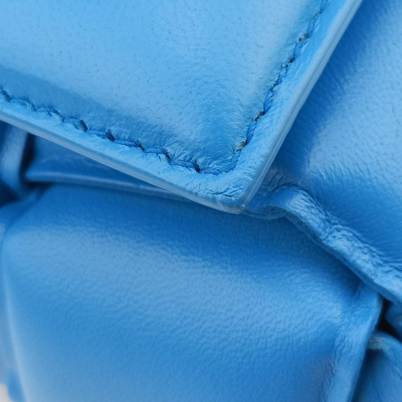 The Chain Cassette Blue lambskin B09086686Gザ チェーン カセット ブルー ラムスキン B09086686G