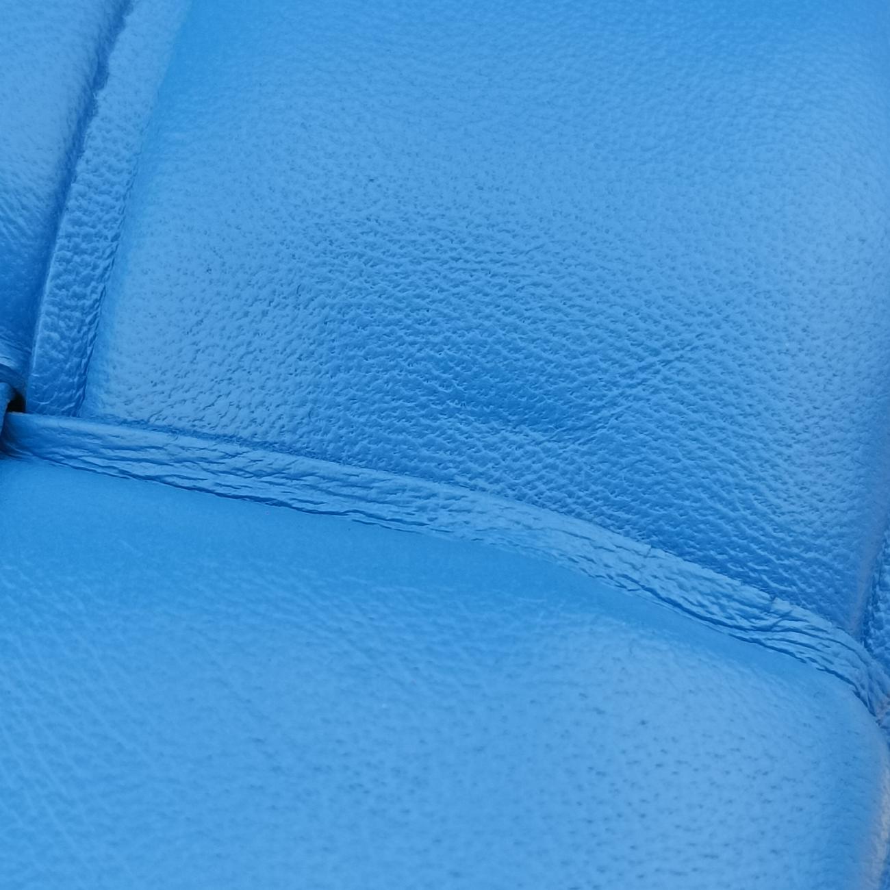 The Chain Cassette Blue lambskin B09086686Gザ チェーン カセット ブルー ラムスキン B09086686G