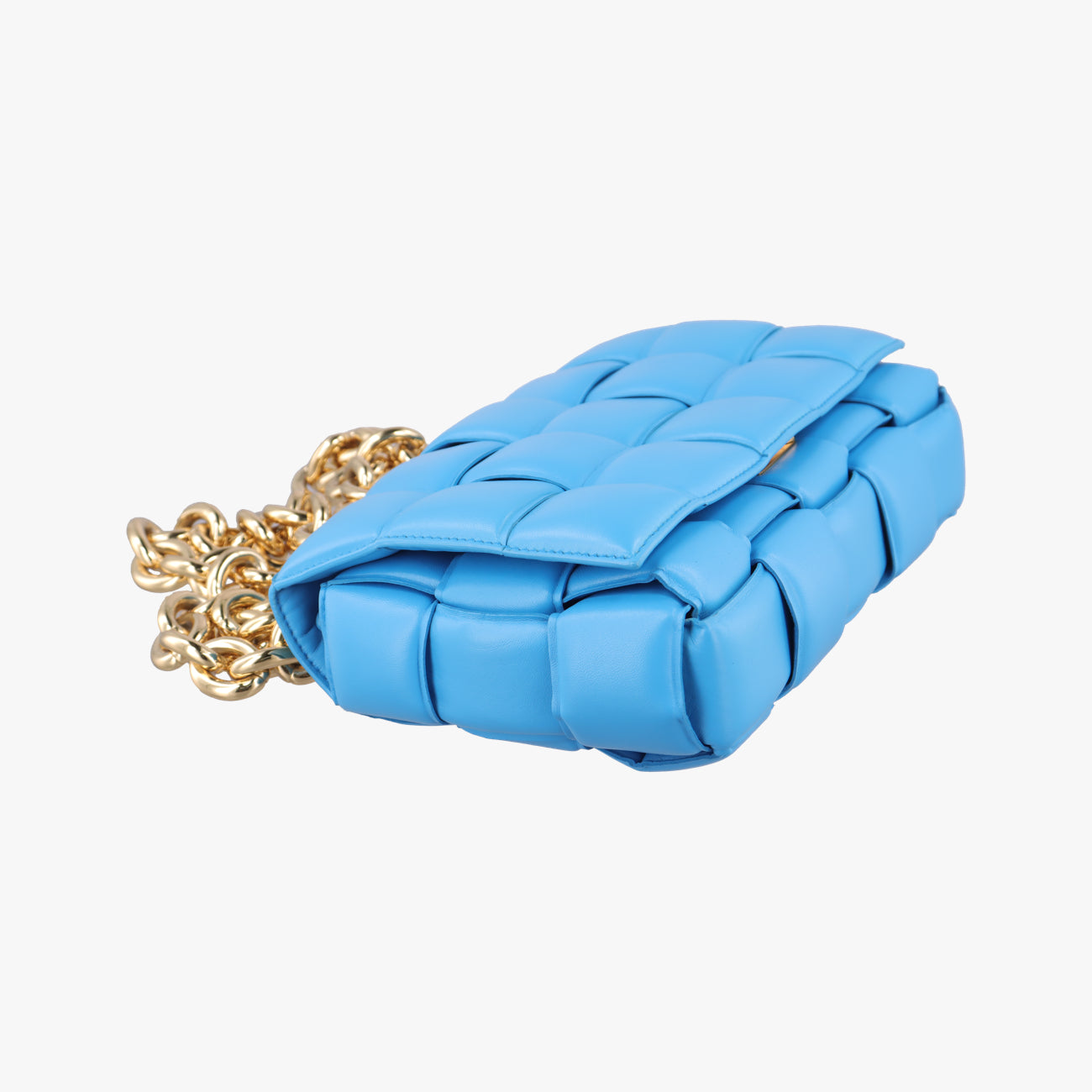 The Chain Cassette Blue lambskin B09086686Gザ チェーン カセット ブルー ラムスキン B09086686G