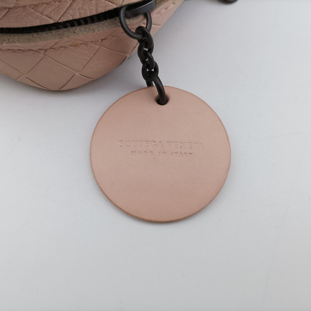 Intreccaito pink lambskin B04022220Yイントレチャート ピンク ラムスキン B04022220Y