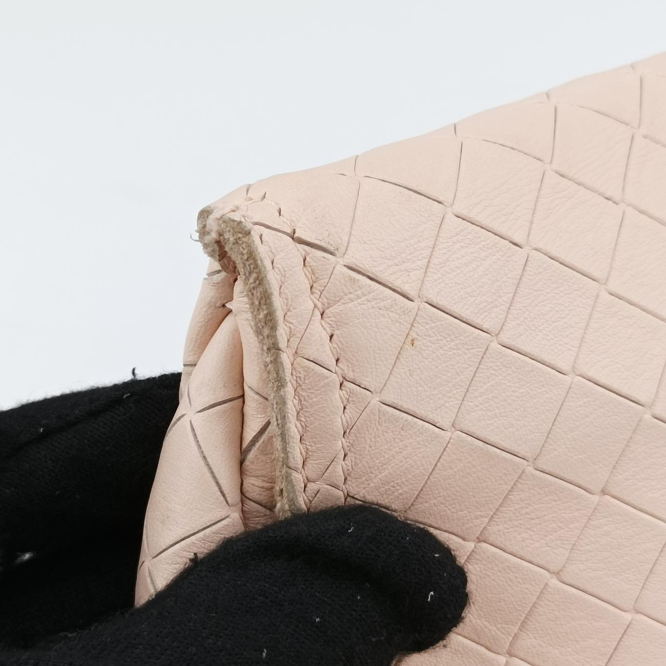 Intreccaito pink lambskin B04022220Yイントレチャート ピンク ラムスキン B04022220Y