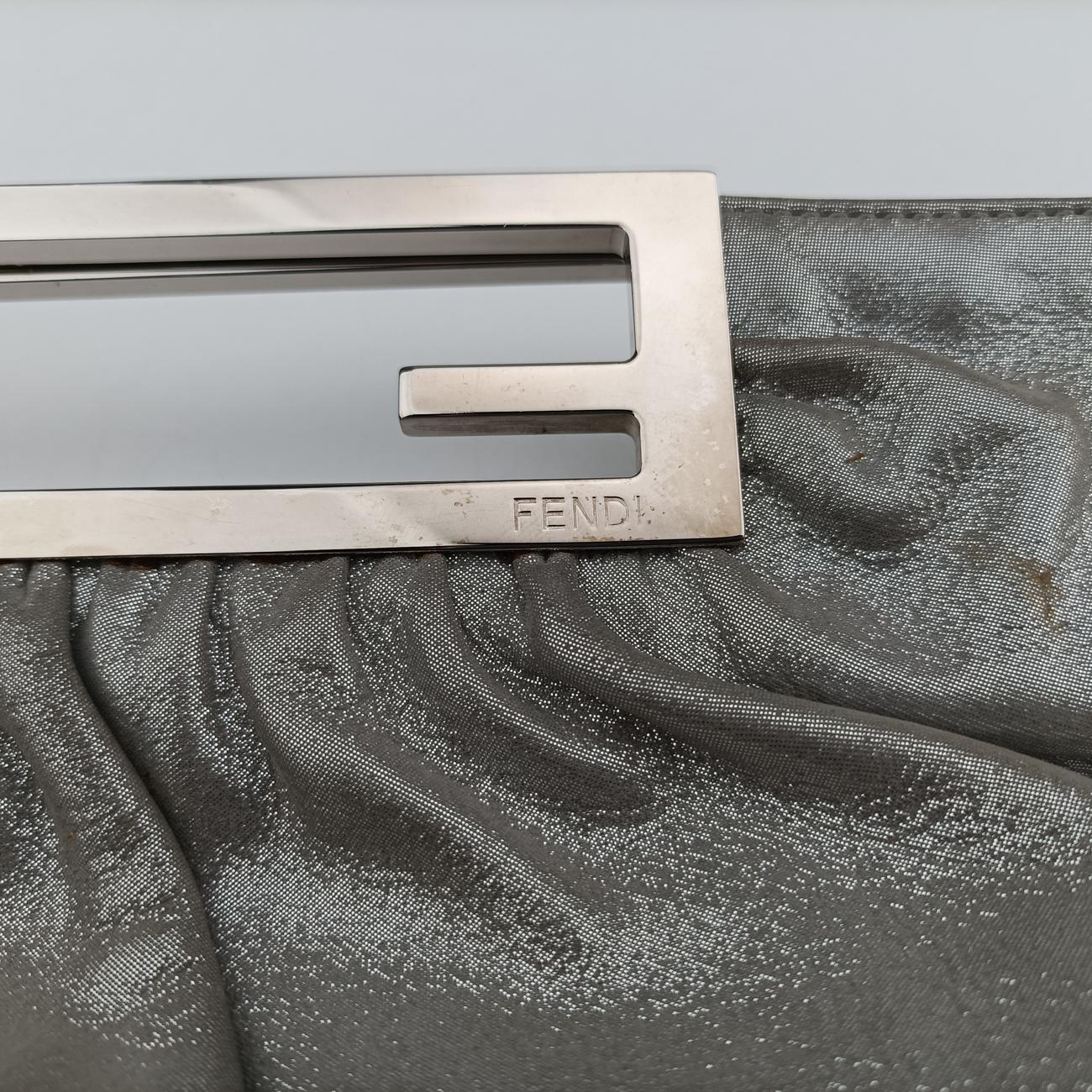 Logo Clutch Silver Leather 8BP041 2258~8BP041~BKL~098ロゴクラッチ シルバー レザー 8BP041 2258~8BP041~BKL~098