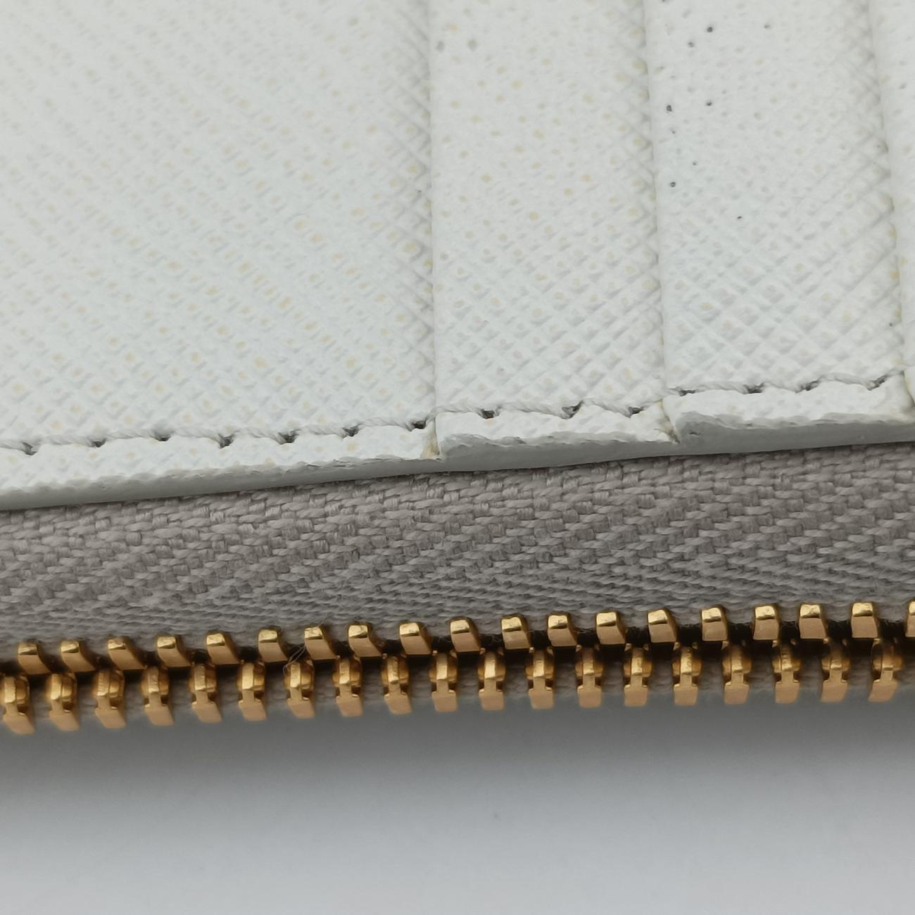 Triangle logo White Saffiano Leather 1DH030 85三角ロゴ ホワイト サフィアーノレザー 1DH030 85