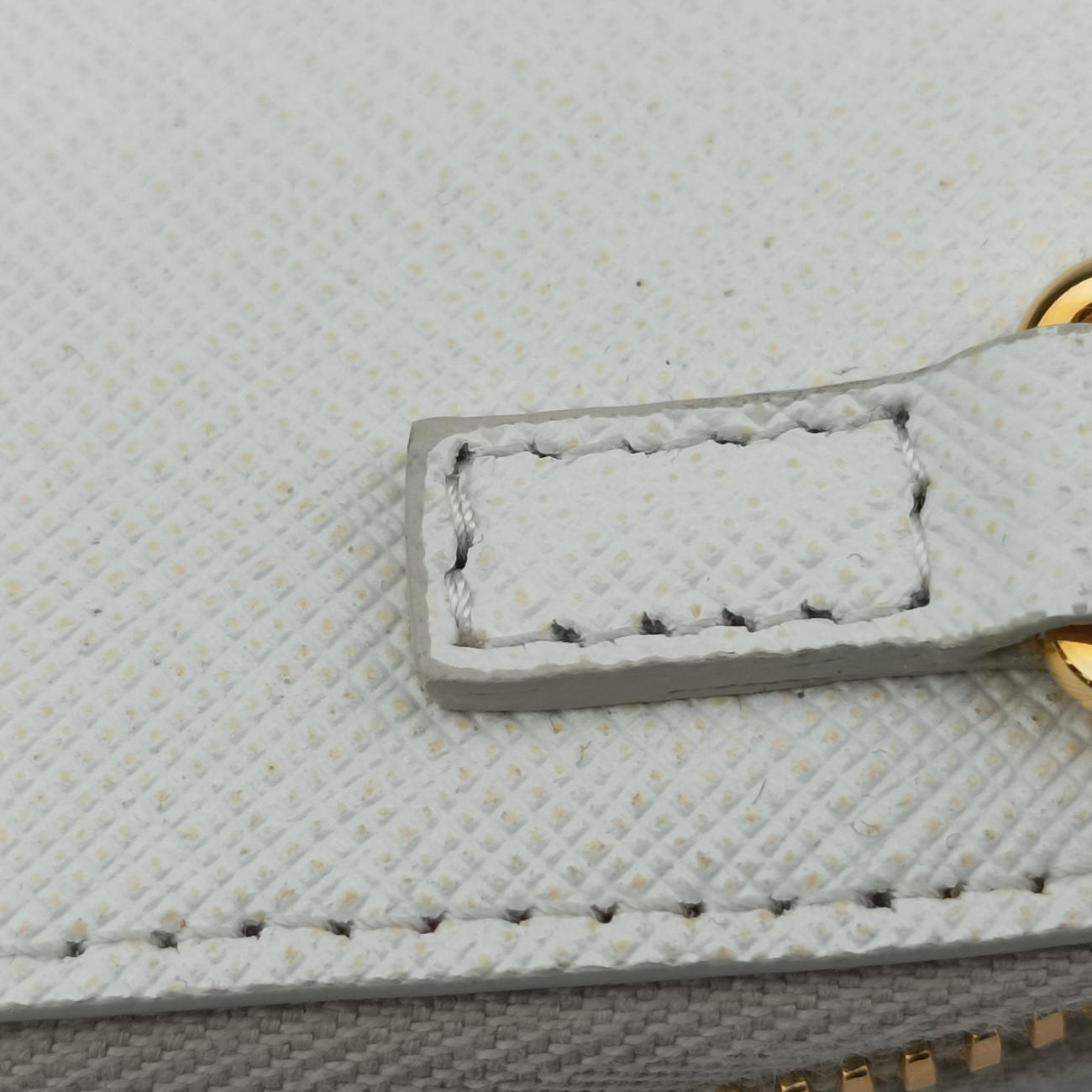 Triangle logo White Saffiano Leather 1DH030 85三角ロゴ ホワイト サフィアーノレザー 1DH030 85