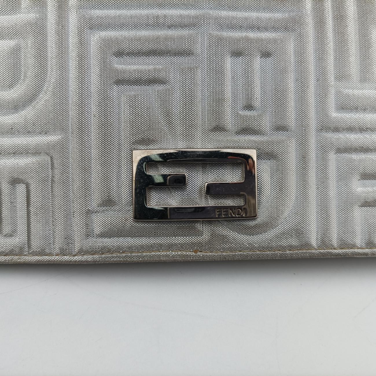 Embossed Logo Silver Canvas 8M0219 2289-8M0219-ZDK-089エンボス ロゴ シルバー キャンバス 8M0219 2289-8M0219-ZDK-089