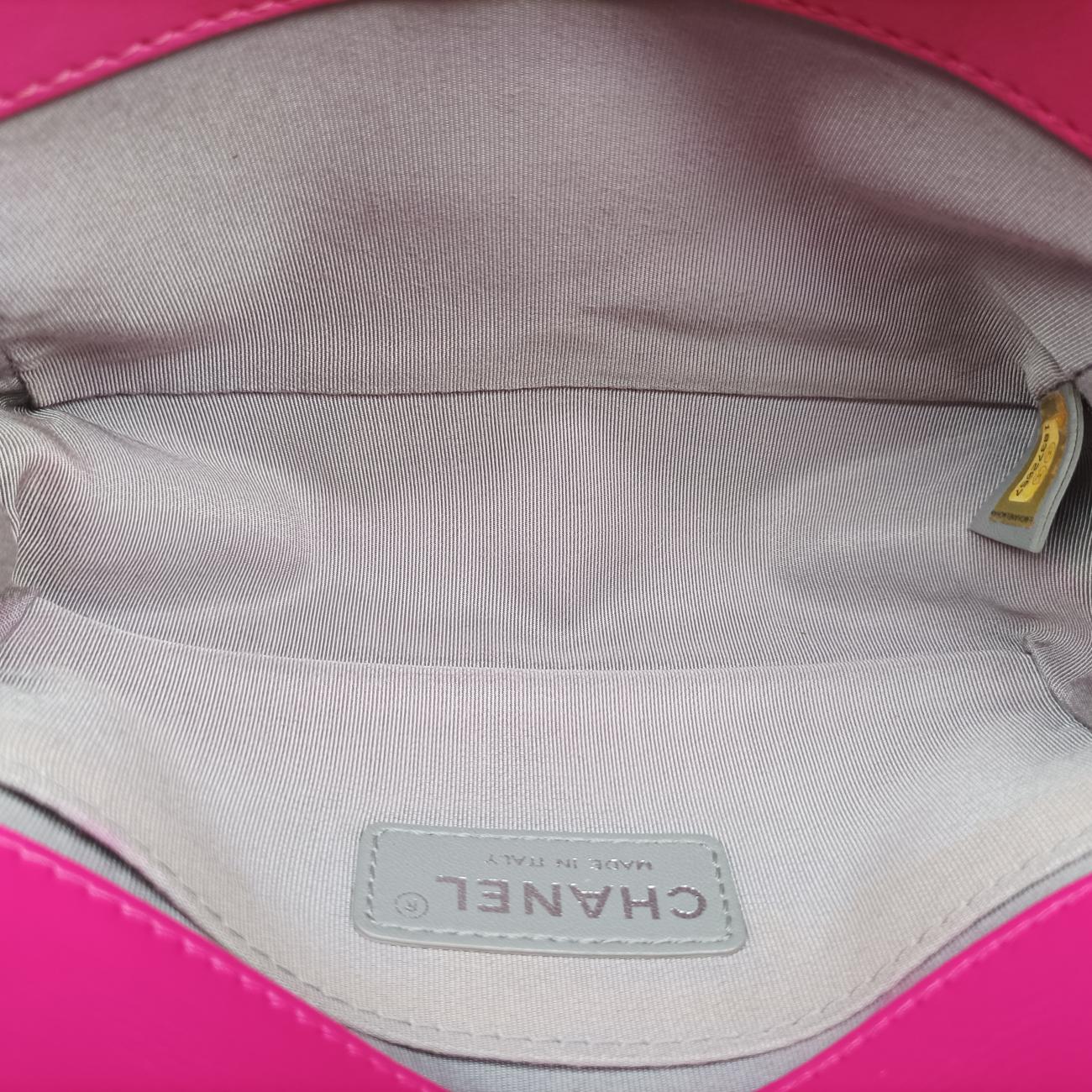 BOY CHANEL Rose velour A67416 18372057ボーイシャネル ローズ レッド ベロア A67416 18372057