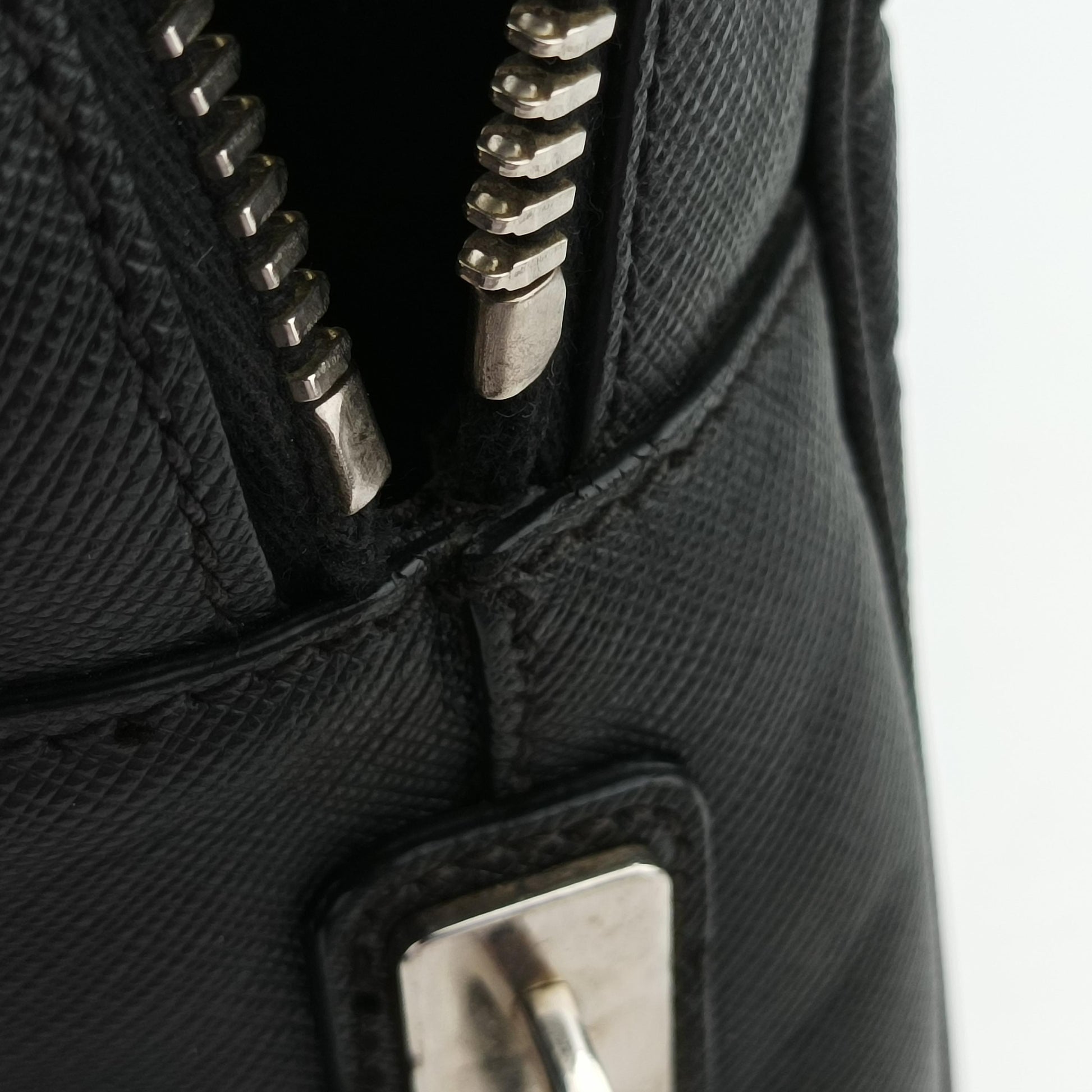 Briefcase black SAFFIANO Leather VS305M 31/H 173ブリーフケース ブラック サフィアーノレザー VS305M 31/H 173