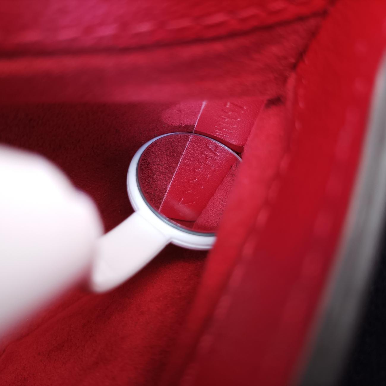 Very Chain ruby×blue Leather AH1117ヴェリーチェーン ルビー×ブルー レザー AH1117