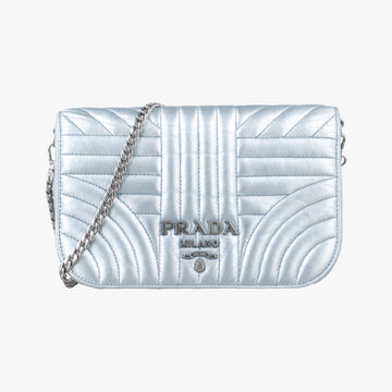 Metallic Nappa Stitching Diagramme Chain Iridescent Silver Leather 107 Fメタリックナッパステッチダイアグラムチェーン イルデセント シルバー レザー 107 F