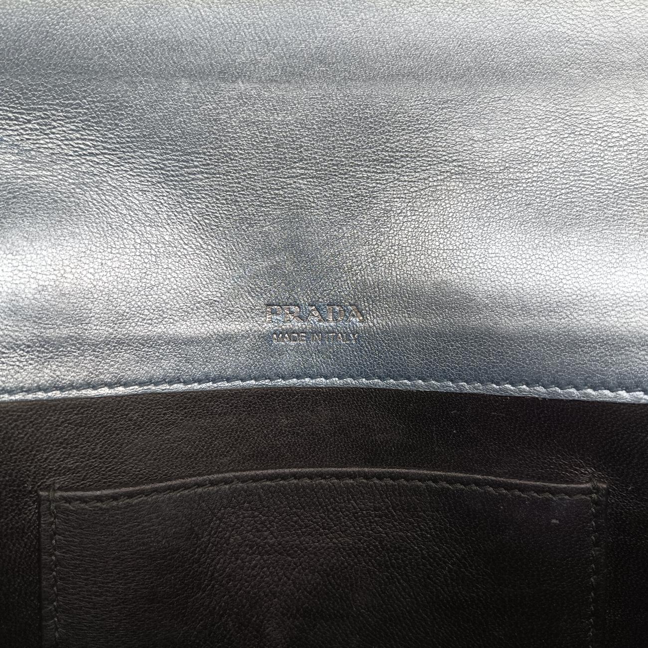 Metallic Nappa Stitching Diagramme Chain Iridescent Silver Leather 107 Fメタリックナッパステッチダイアグラムチェーン イルデセント シルバー レザー 107 F