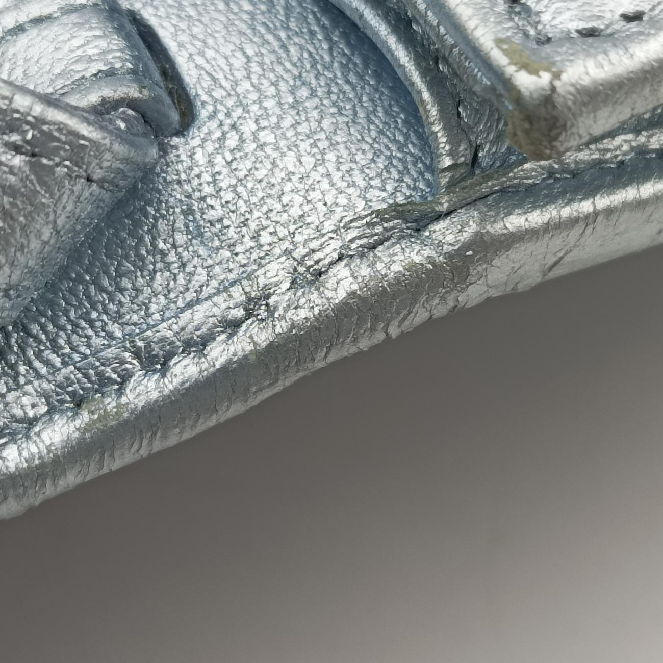 Metallic Nappa Stitching Diagramme Chain Iridescent Silver Leather 107 Fメタリックナッパステッチダイアグラムチェーン イルデセント シルバー レザー 107 F